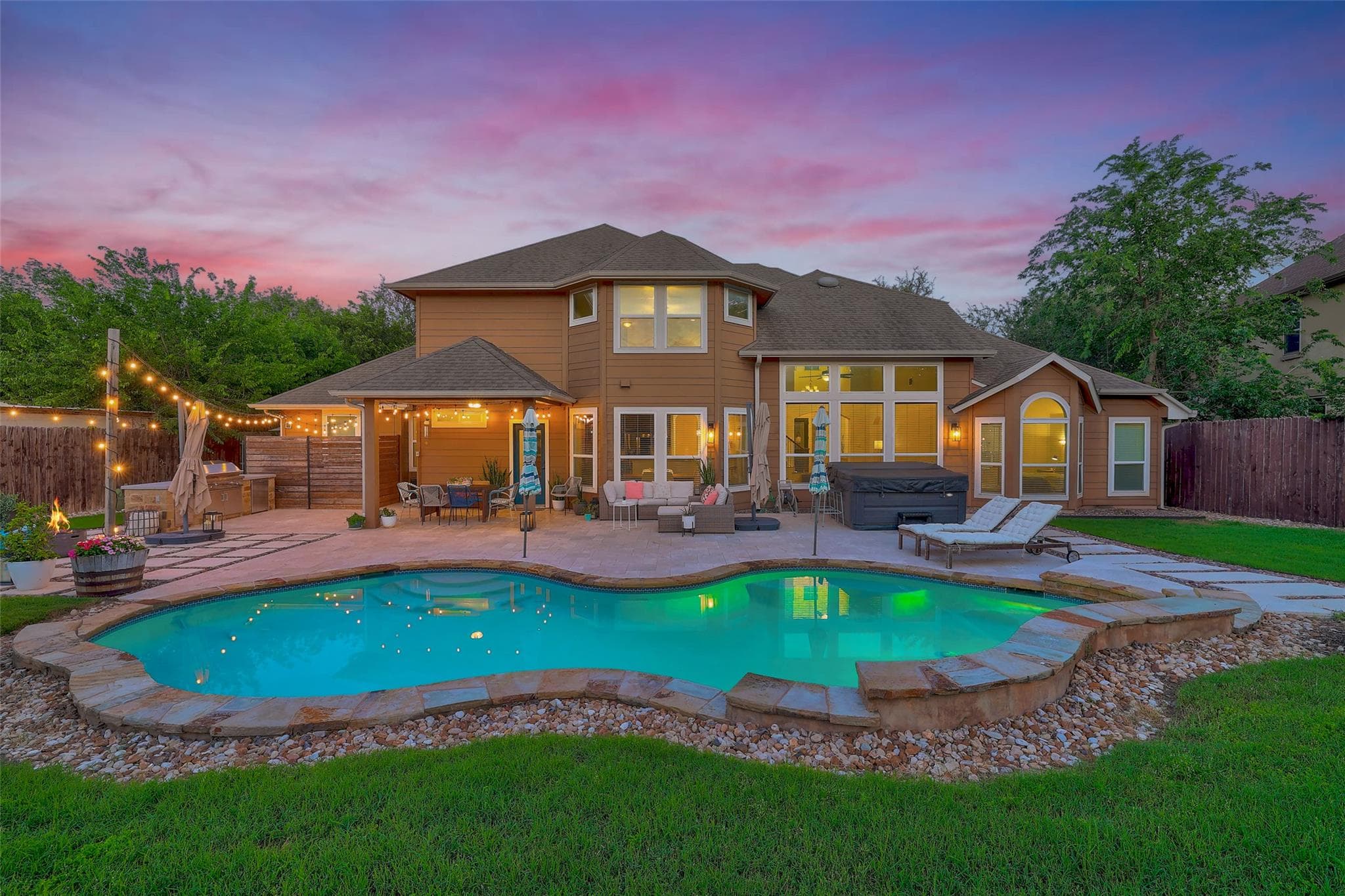 1010  Canyon Edge Dr