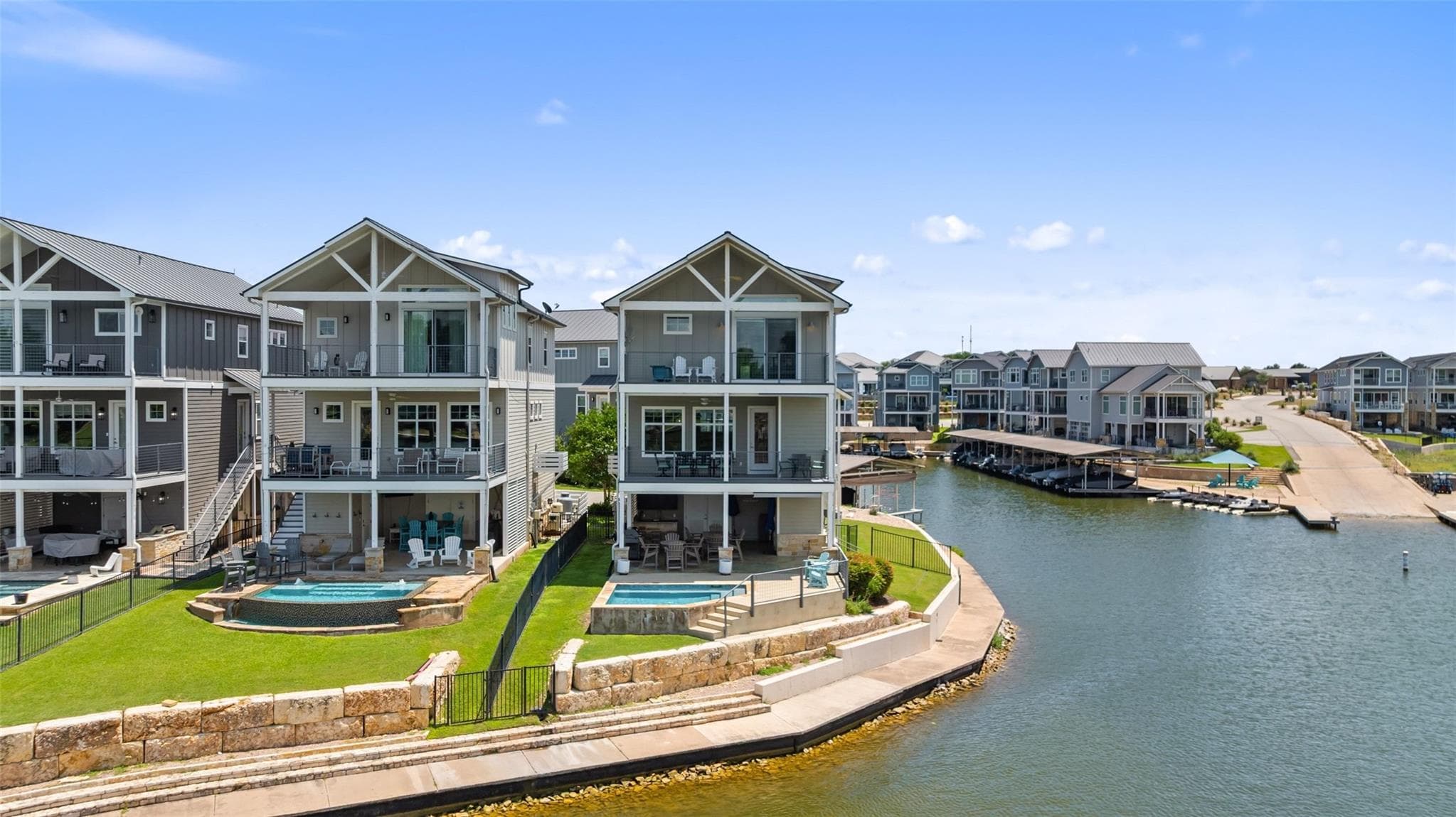 412  Island Cir