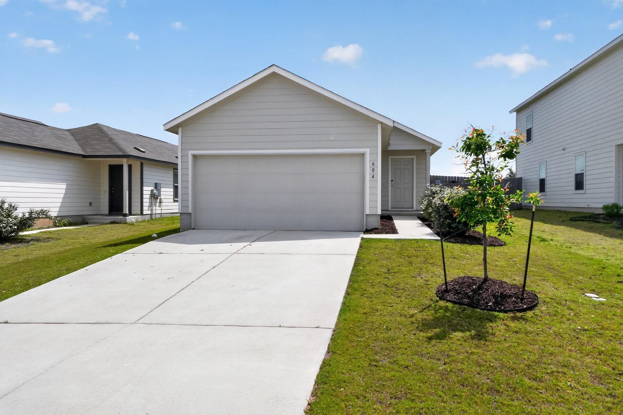 604  Marty Allen Loop