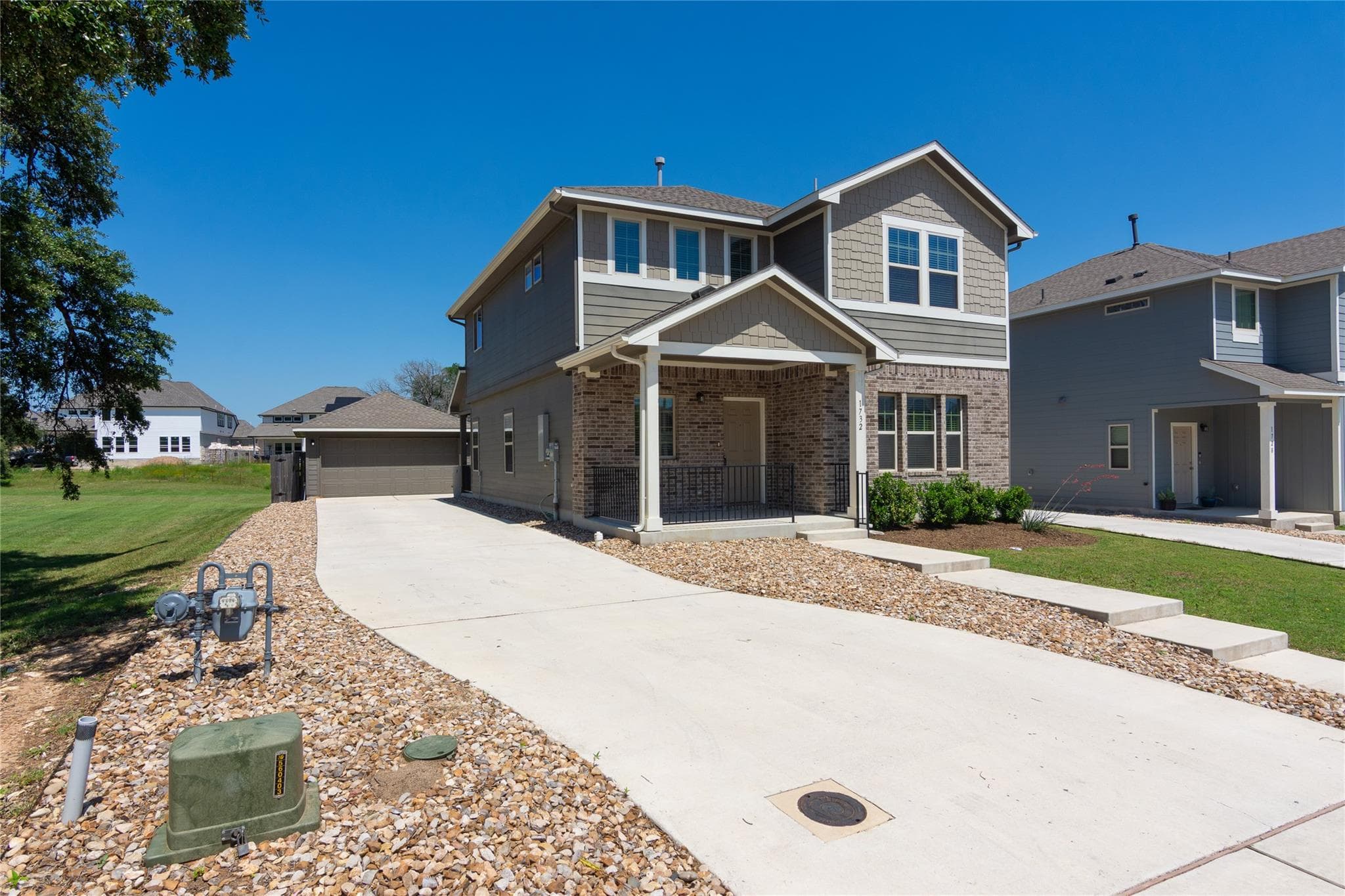 1732  Lakota Ln