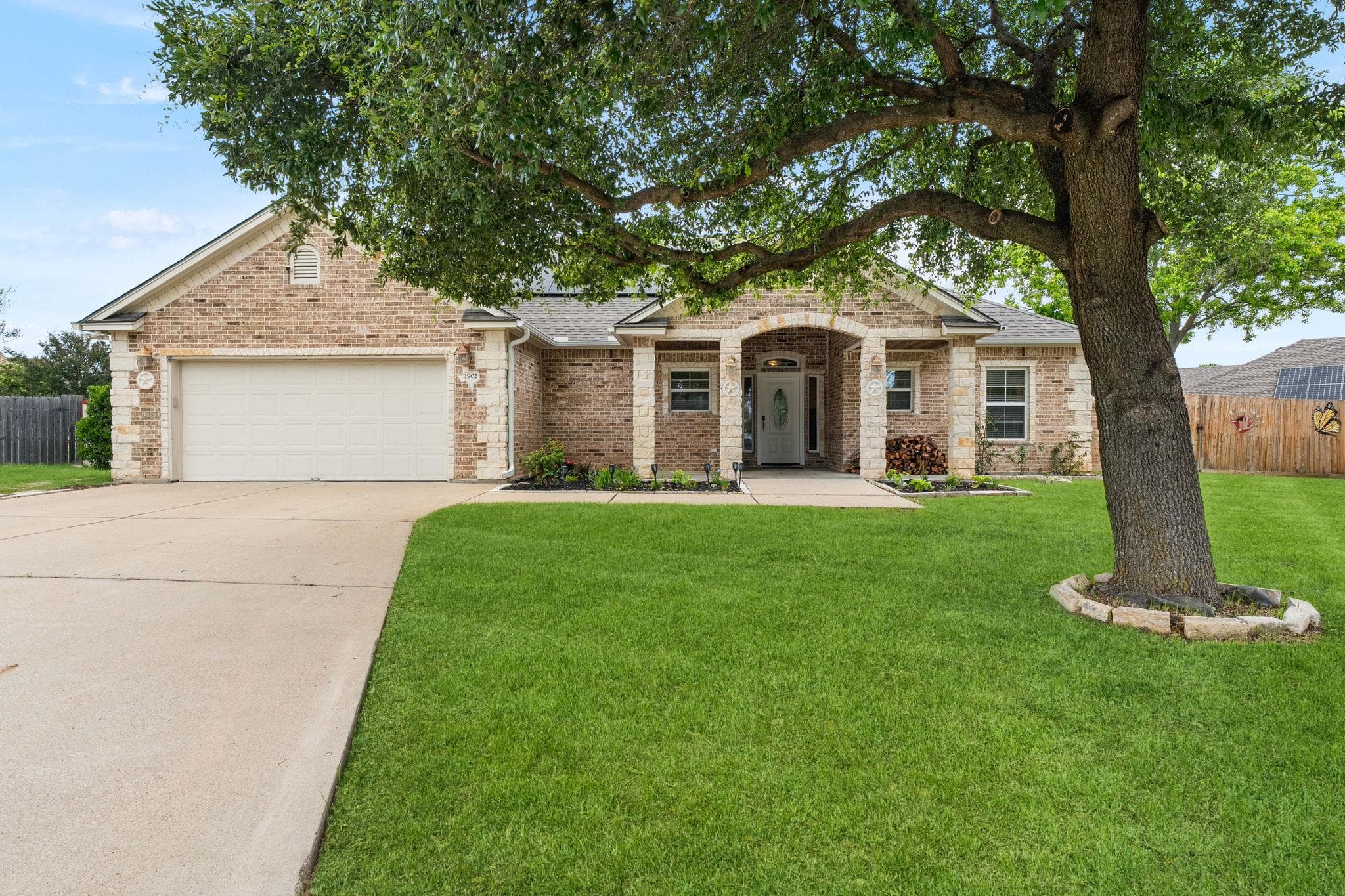 1902 Yuma Cir