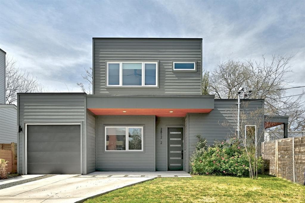 2812 E 4th St  #2