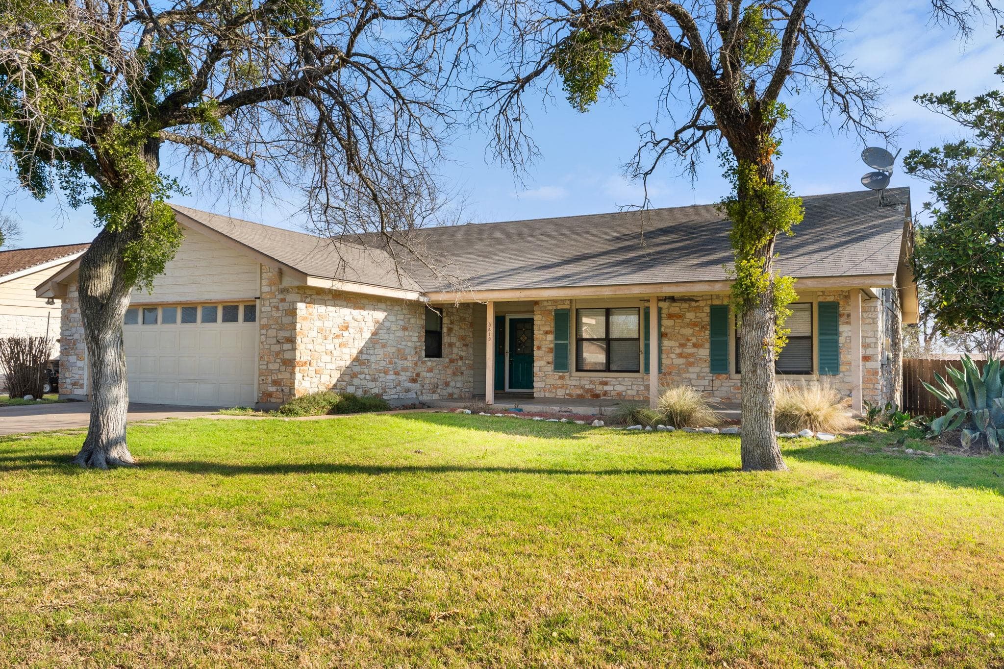 3419  Bluebonnet Trl