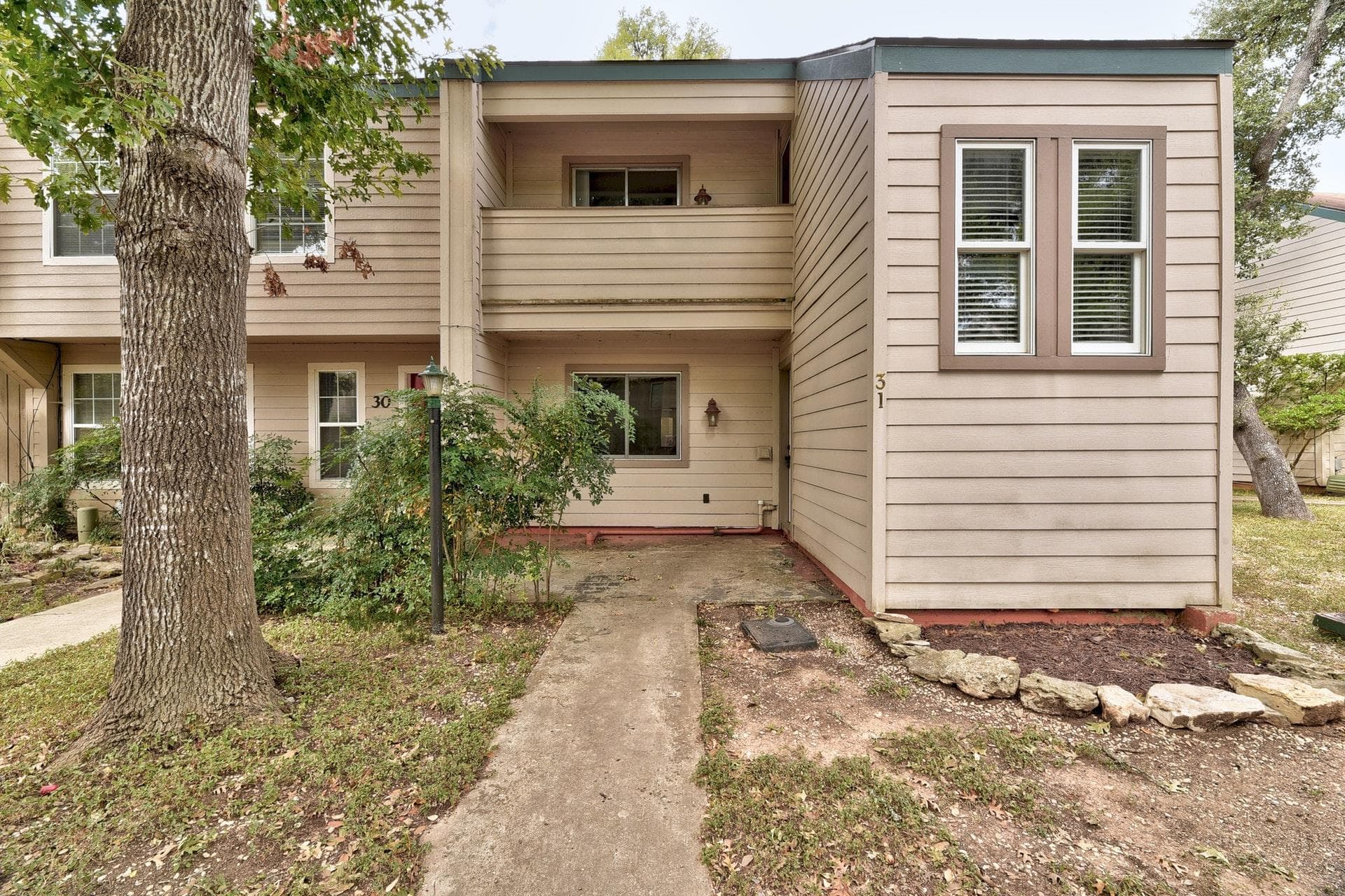 31  Marina Cir