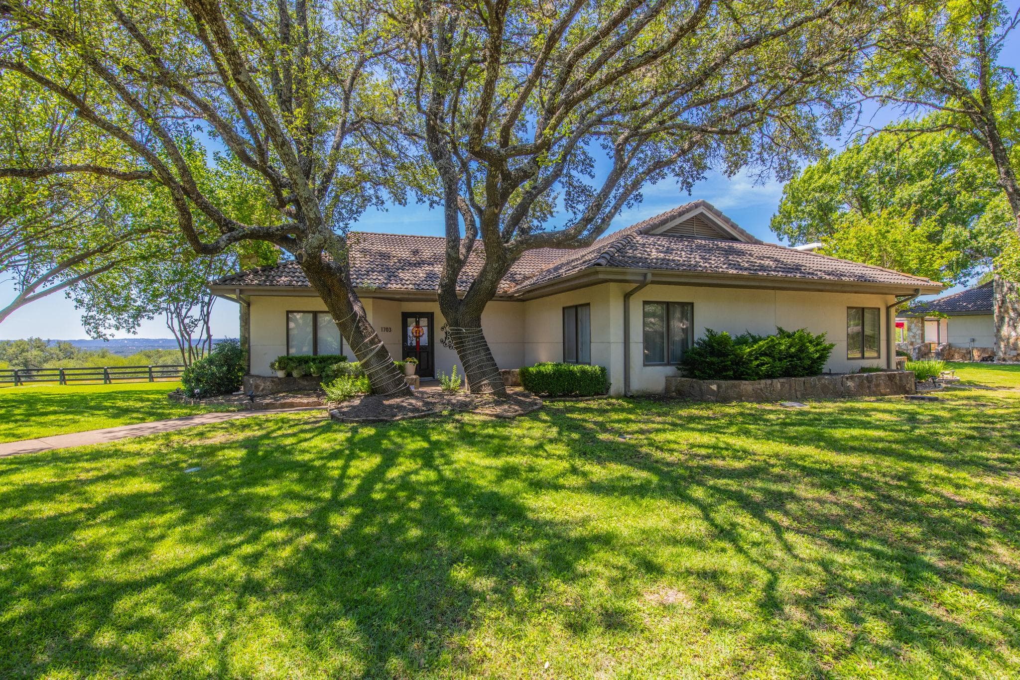 1703  Clubhouse Hill Dr