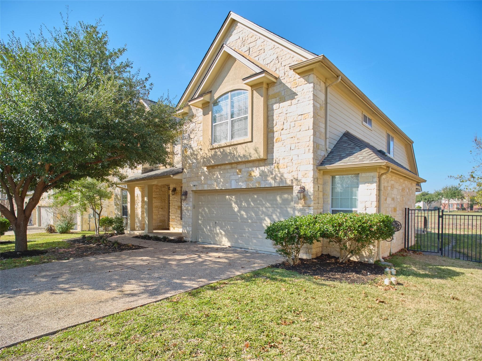 1116  Hillridge Dr
