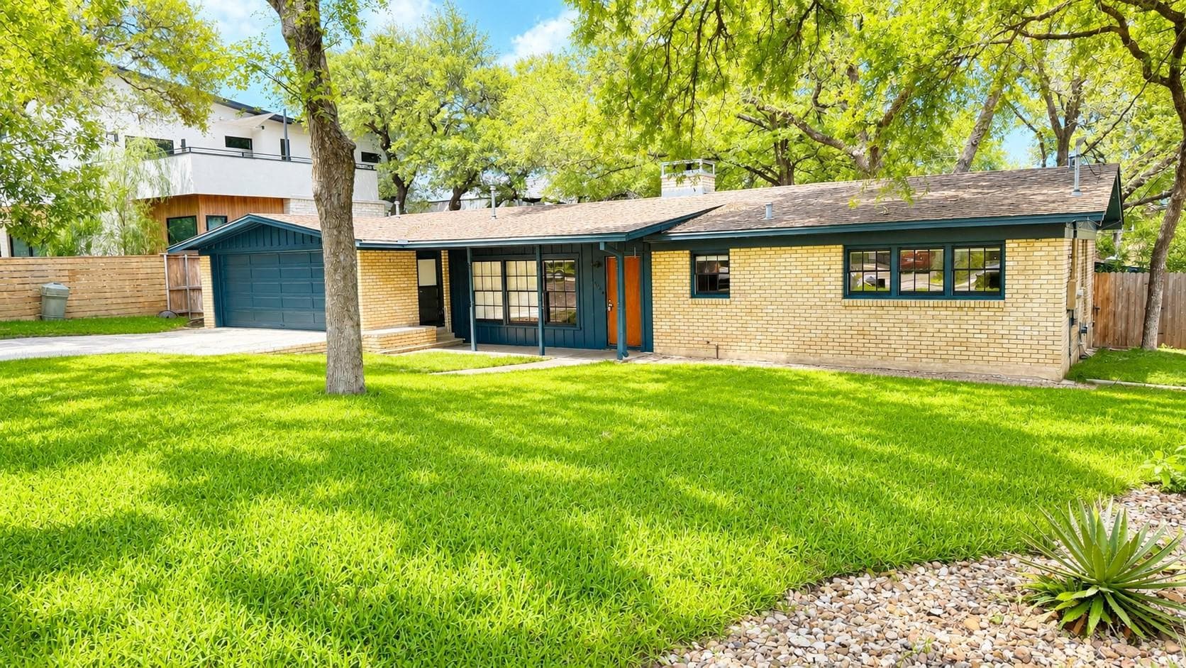 405  Ridgewood Rd