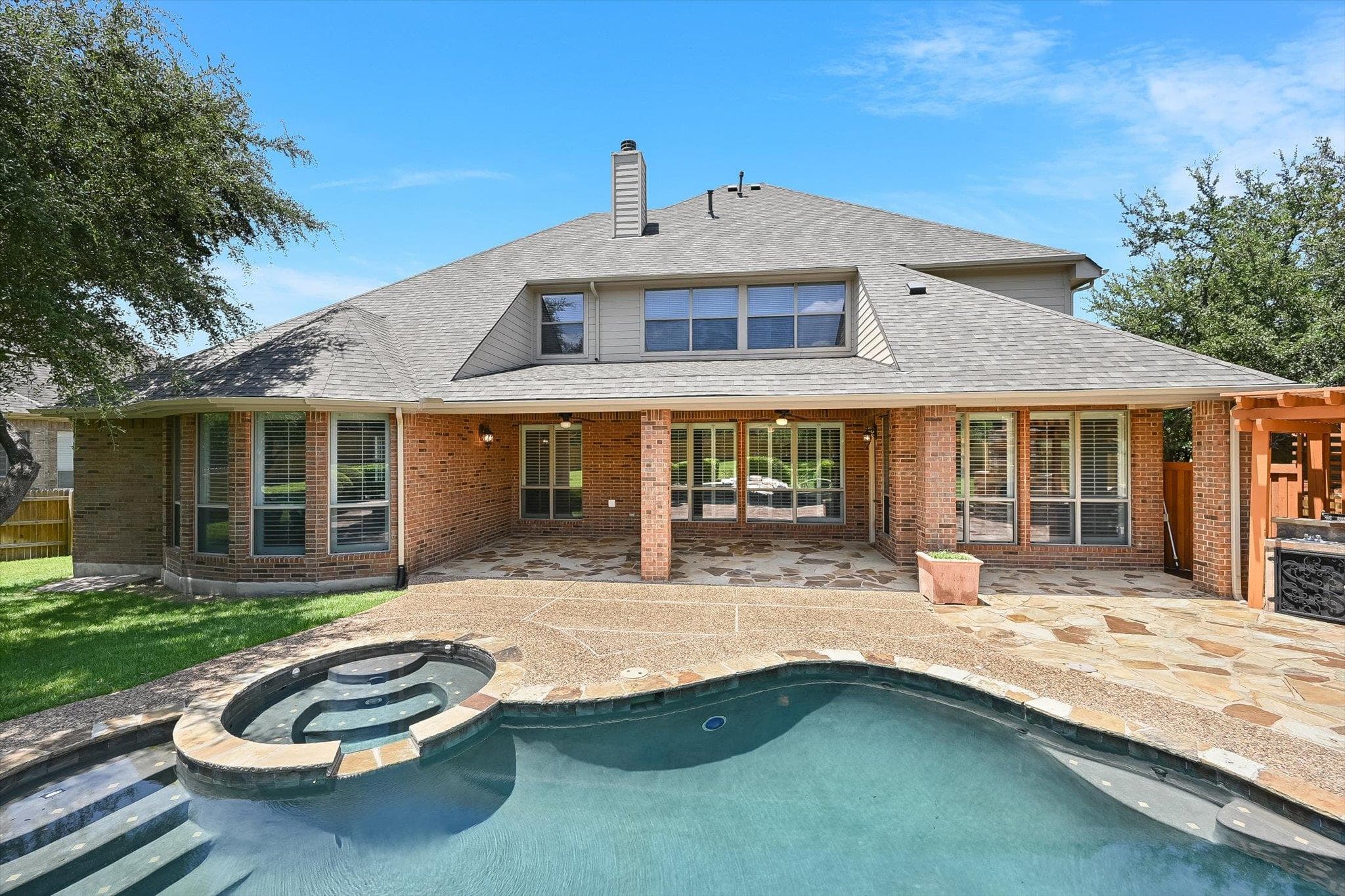 560 Aspen Dr