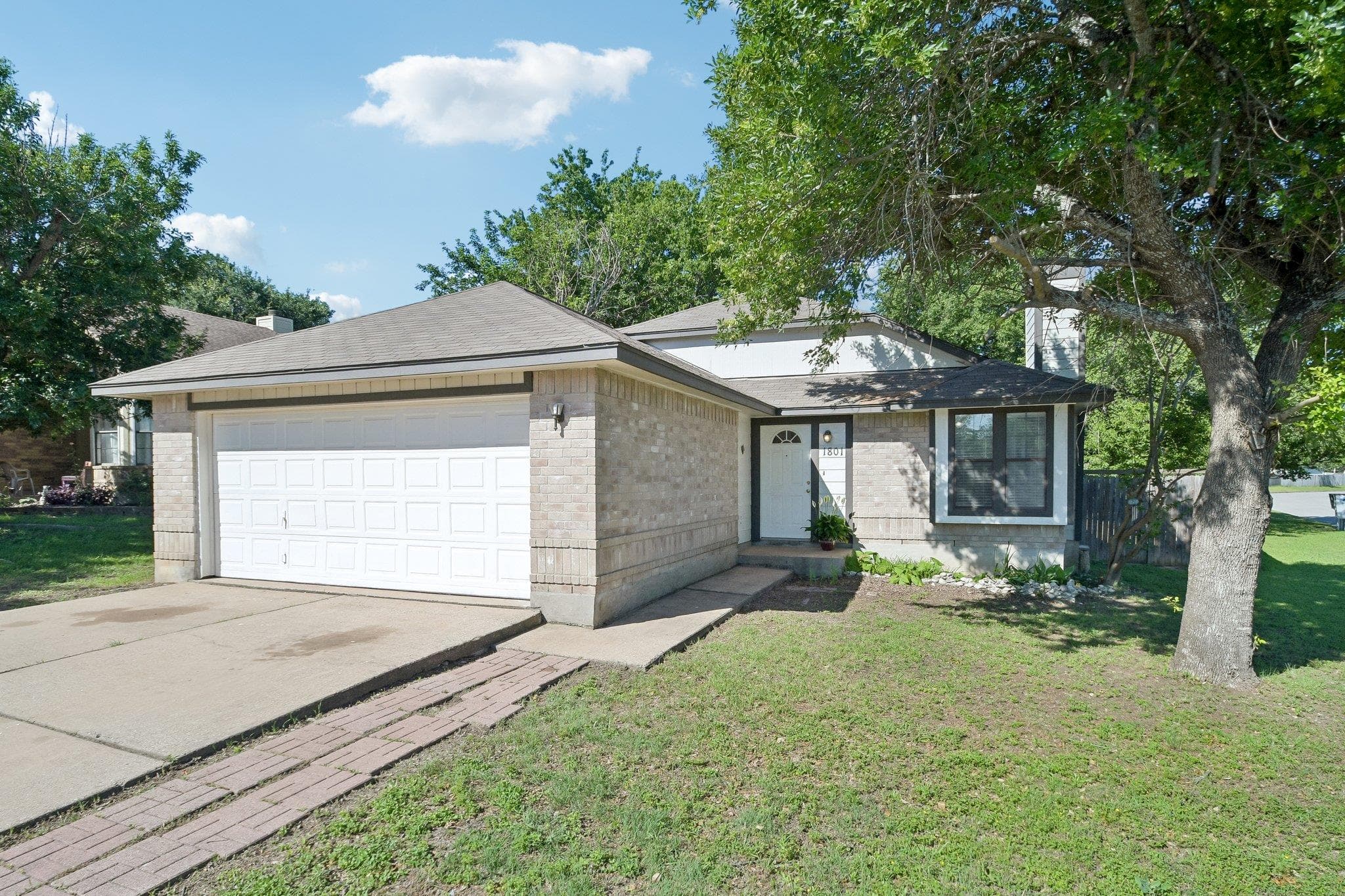 1801  Twisted Oak Dr