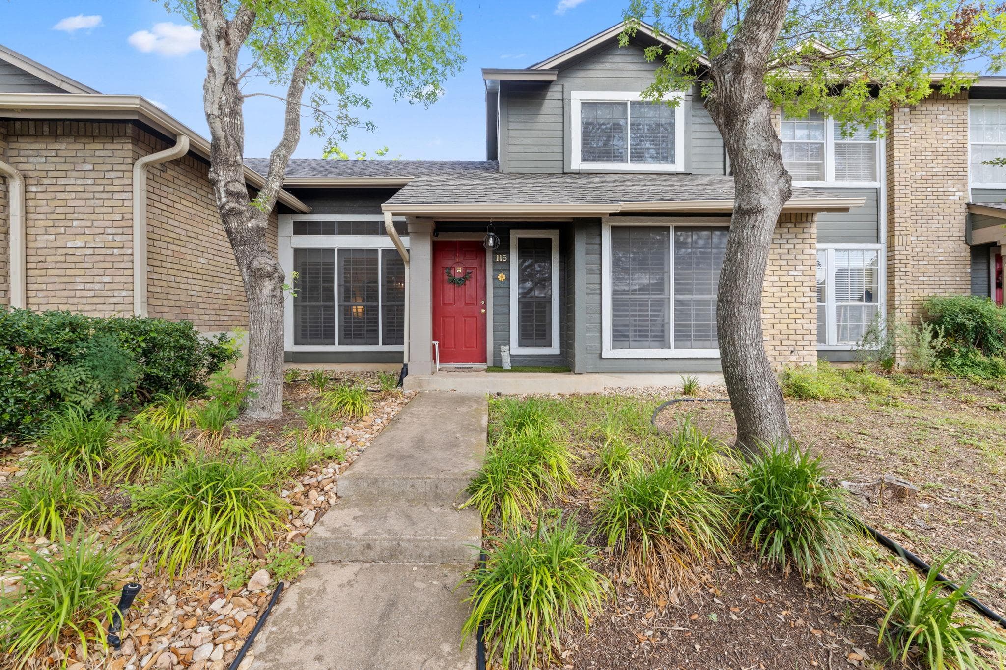 1015 E Yager Ln #115