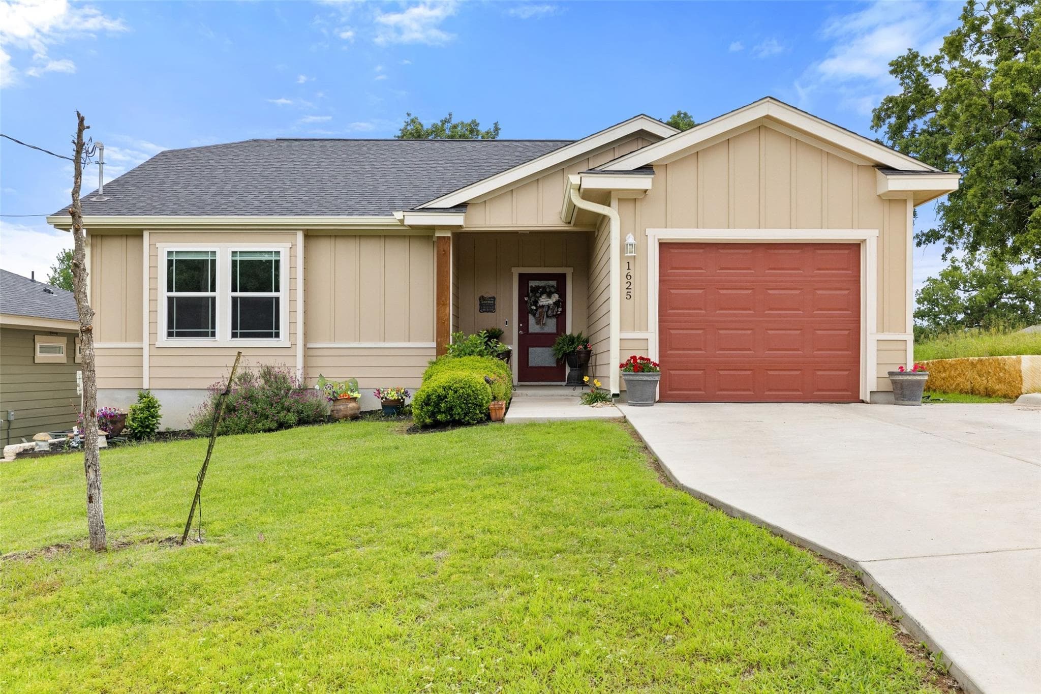 1625  Packsaddle Trl