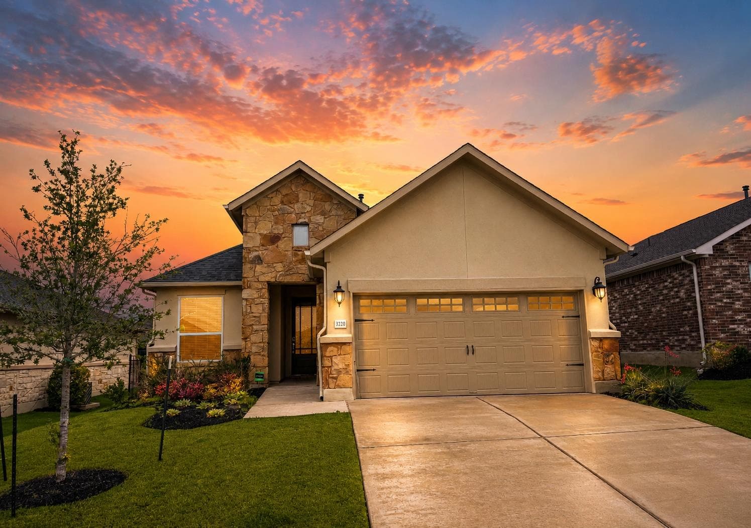 3220  Drago Dr