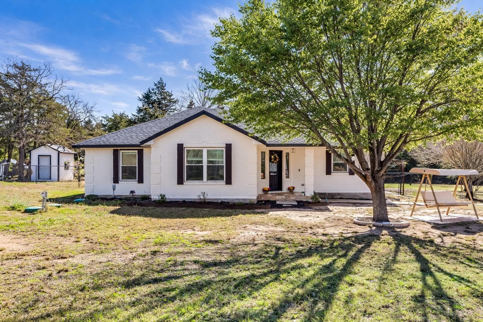 137 W Oak Dr