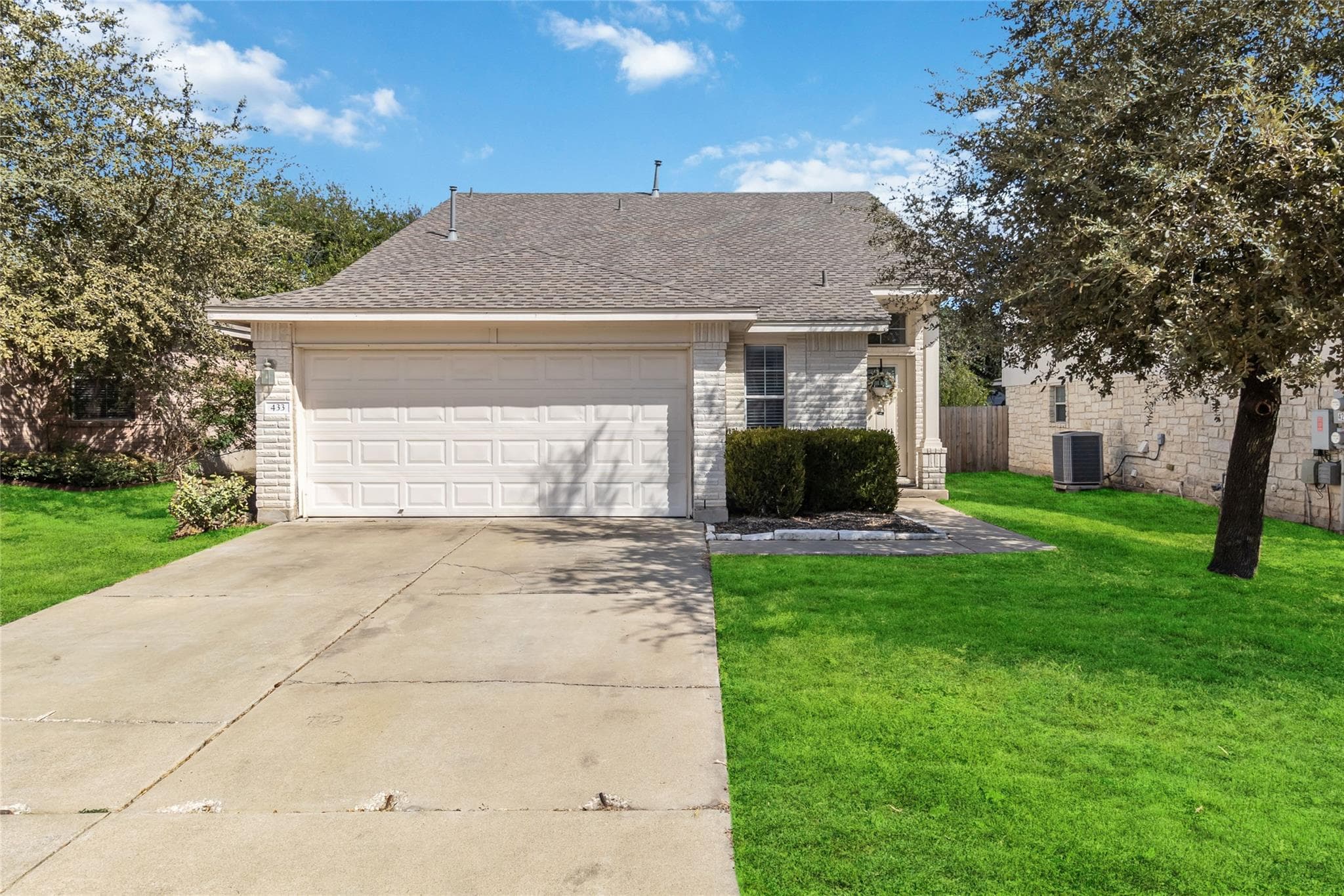 433  Sweet Leaf Ln