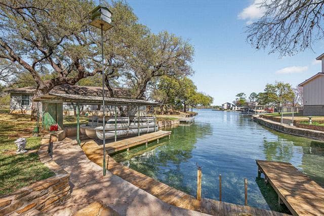 102 Cove Ln