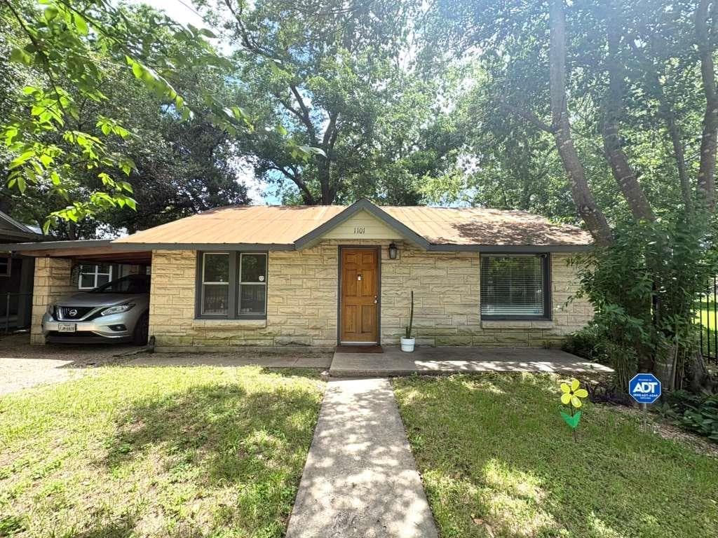 1101  Holly St  #1