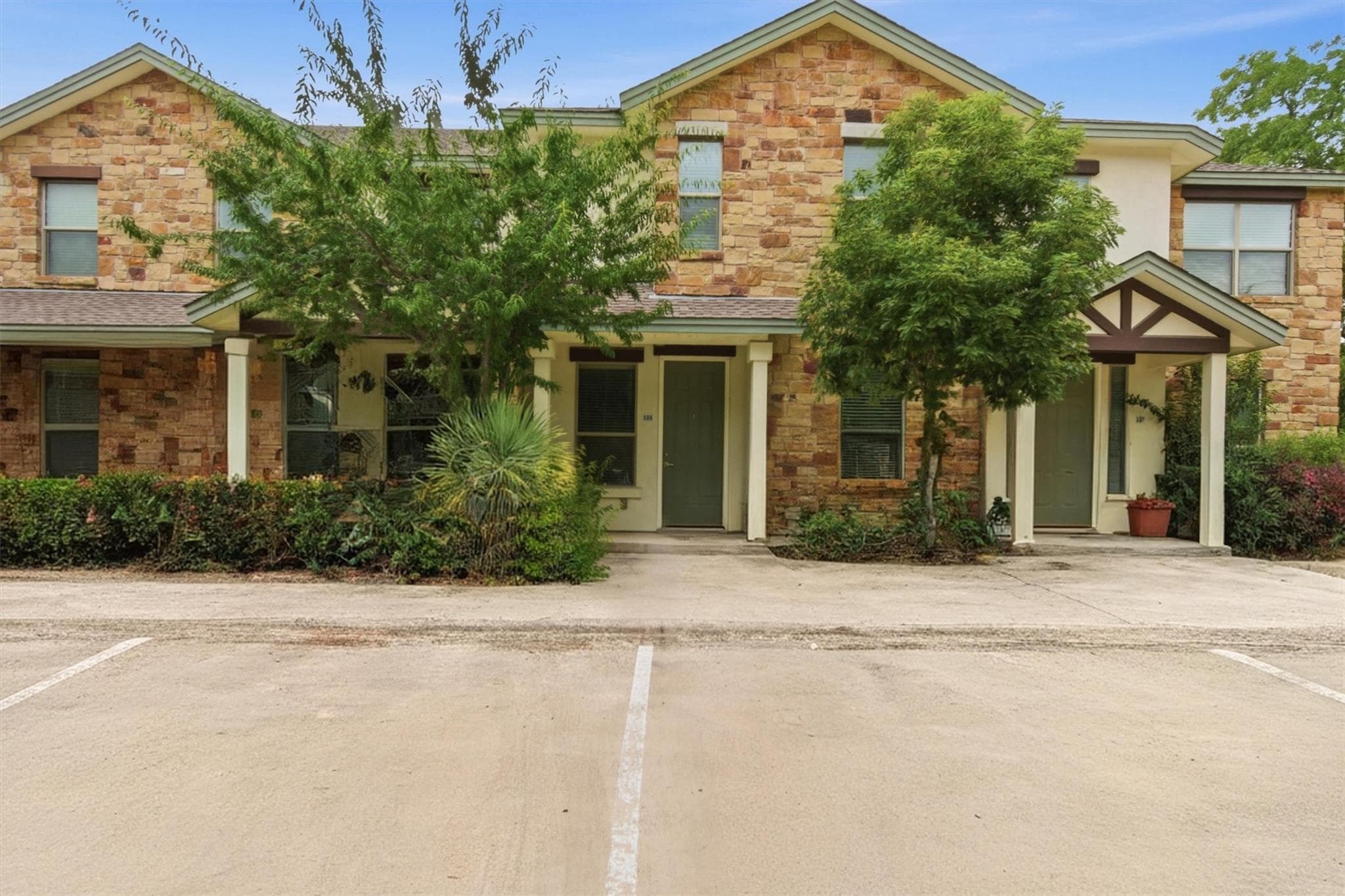 179 S Holly St  #506
