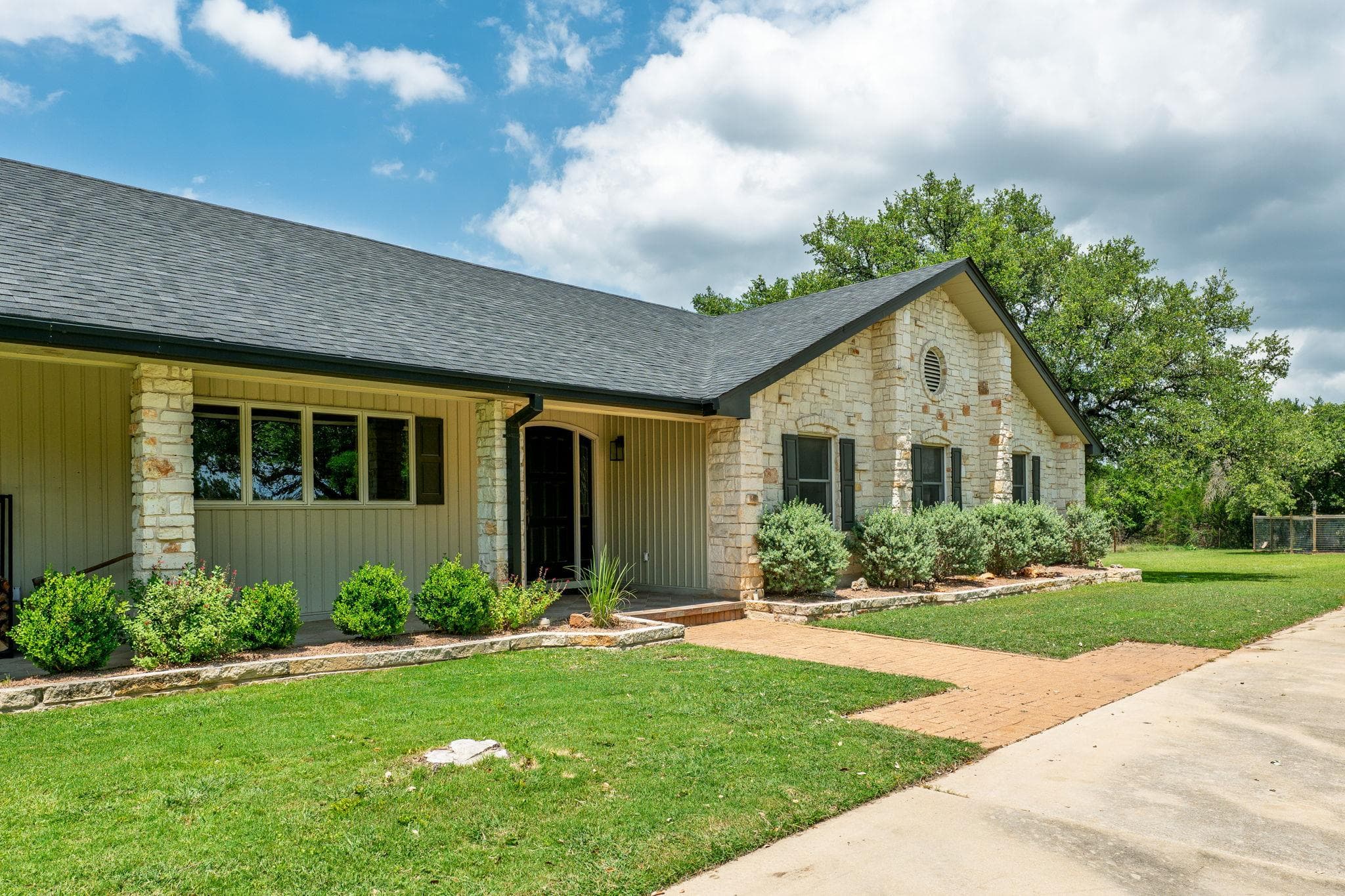 320  Greenridge Rd