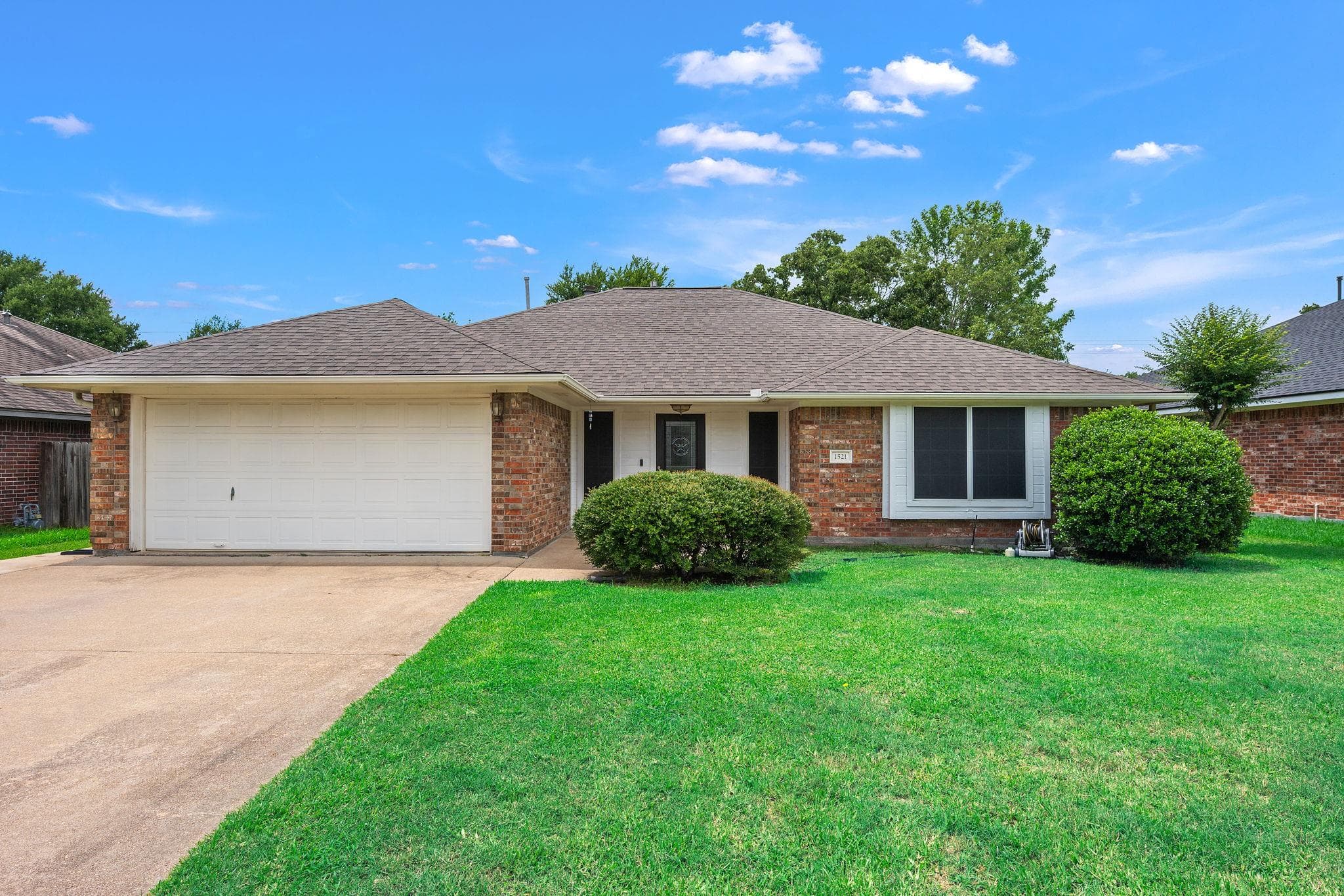 1521 Strasburg Cir