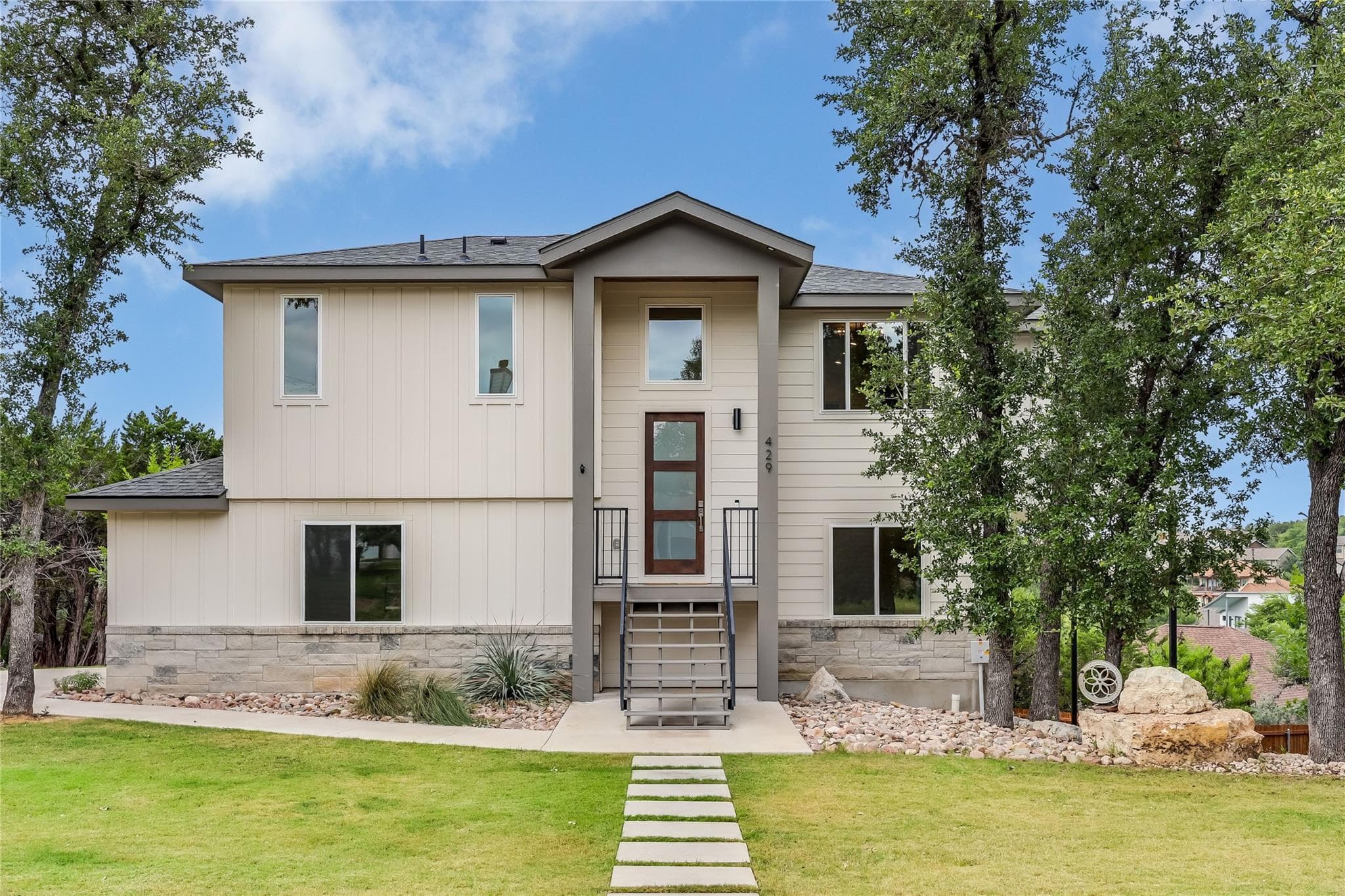 429 Summit Ridge Dr N
