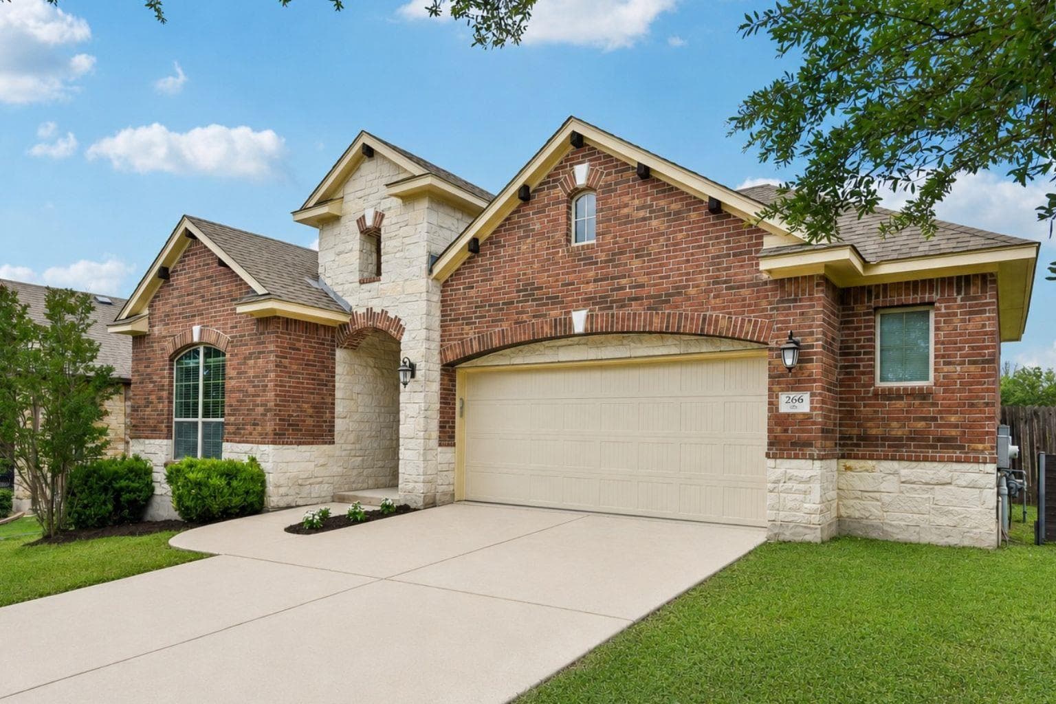 266  Willow Walk Cv