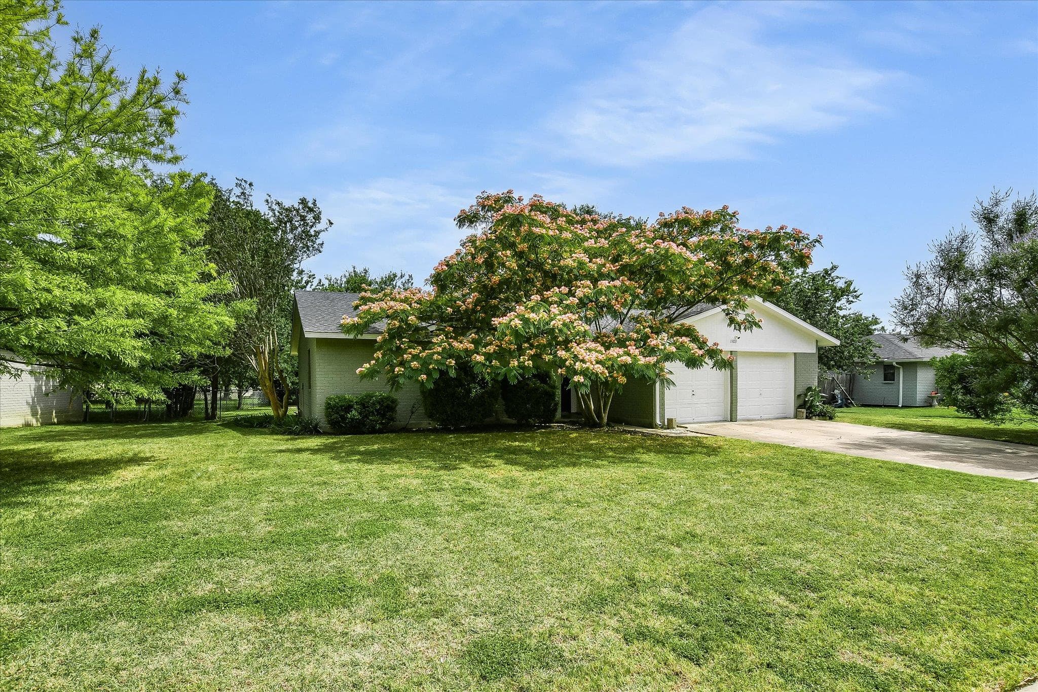 1103  Green Meadow Dr
