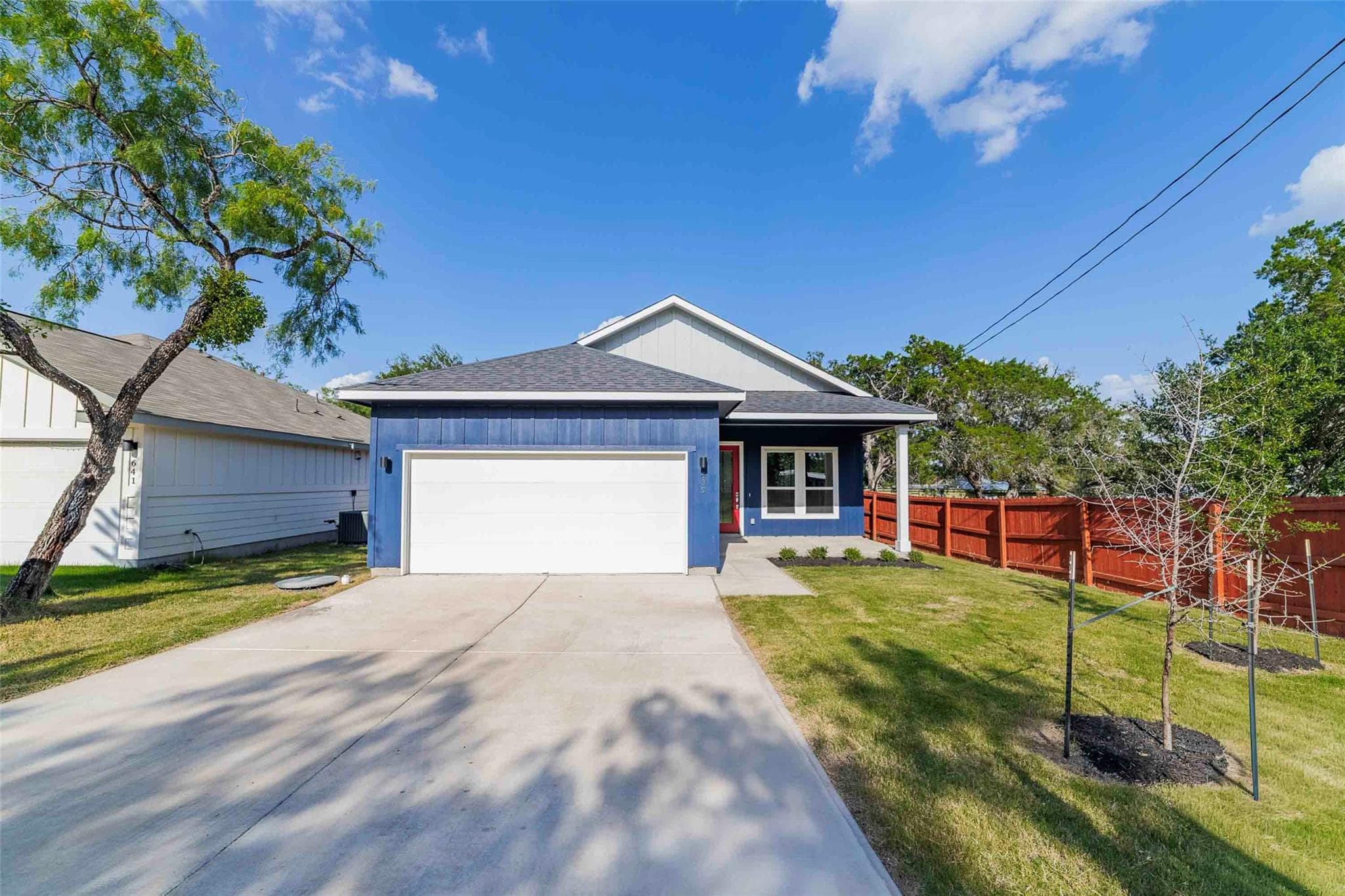 639 Magnolia Ln