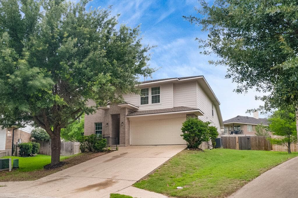 3723  Holden Ct