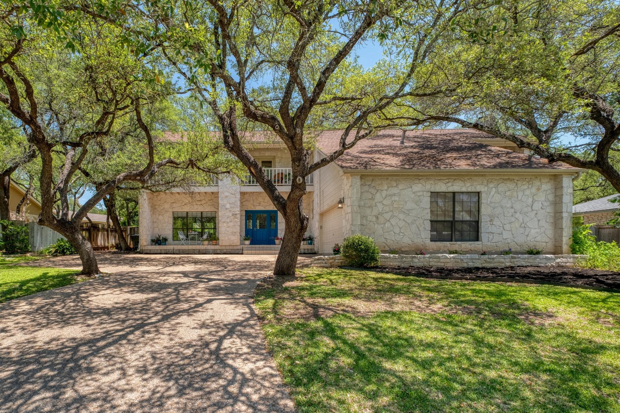 202  RIDGEWOOD Dr