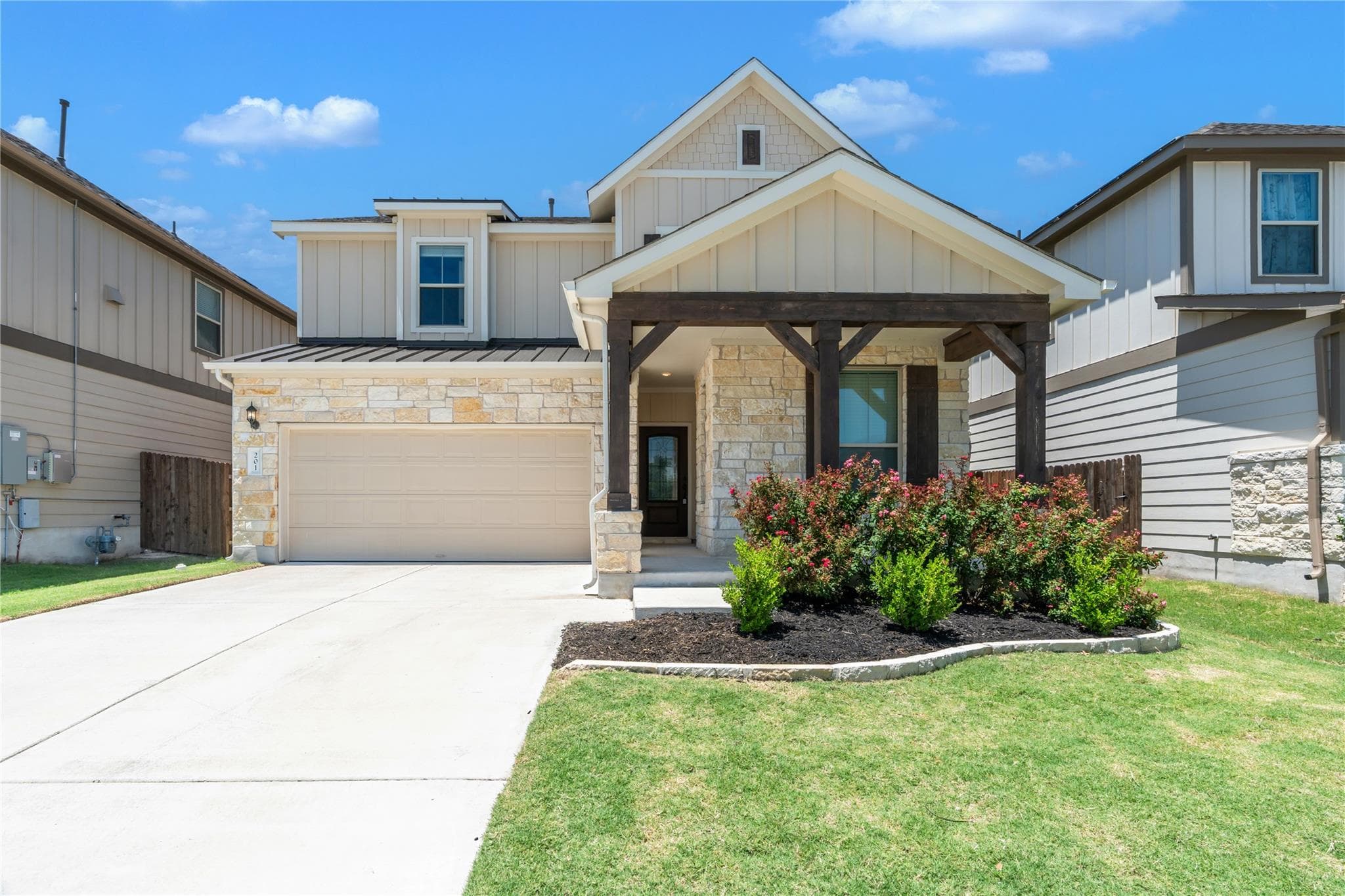 201  Bella Luna Way