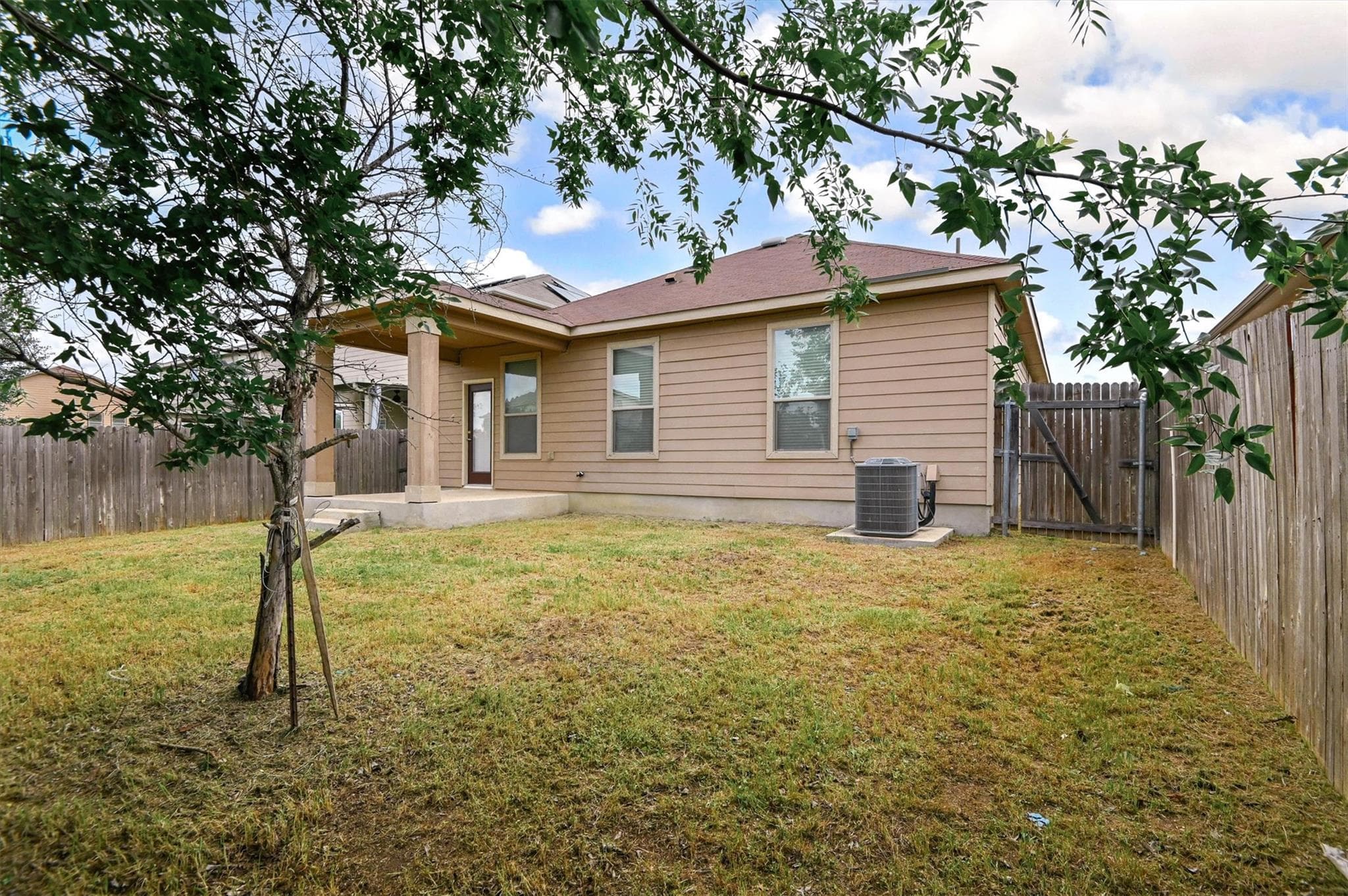 7343 Bluebonnet Bay None