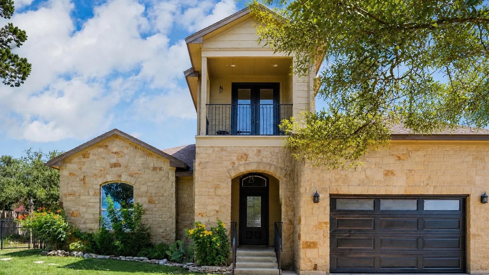 901 Panorama Dr