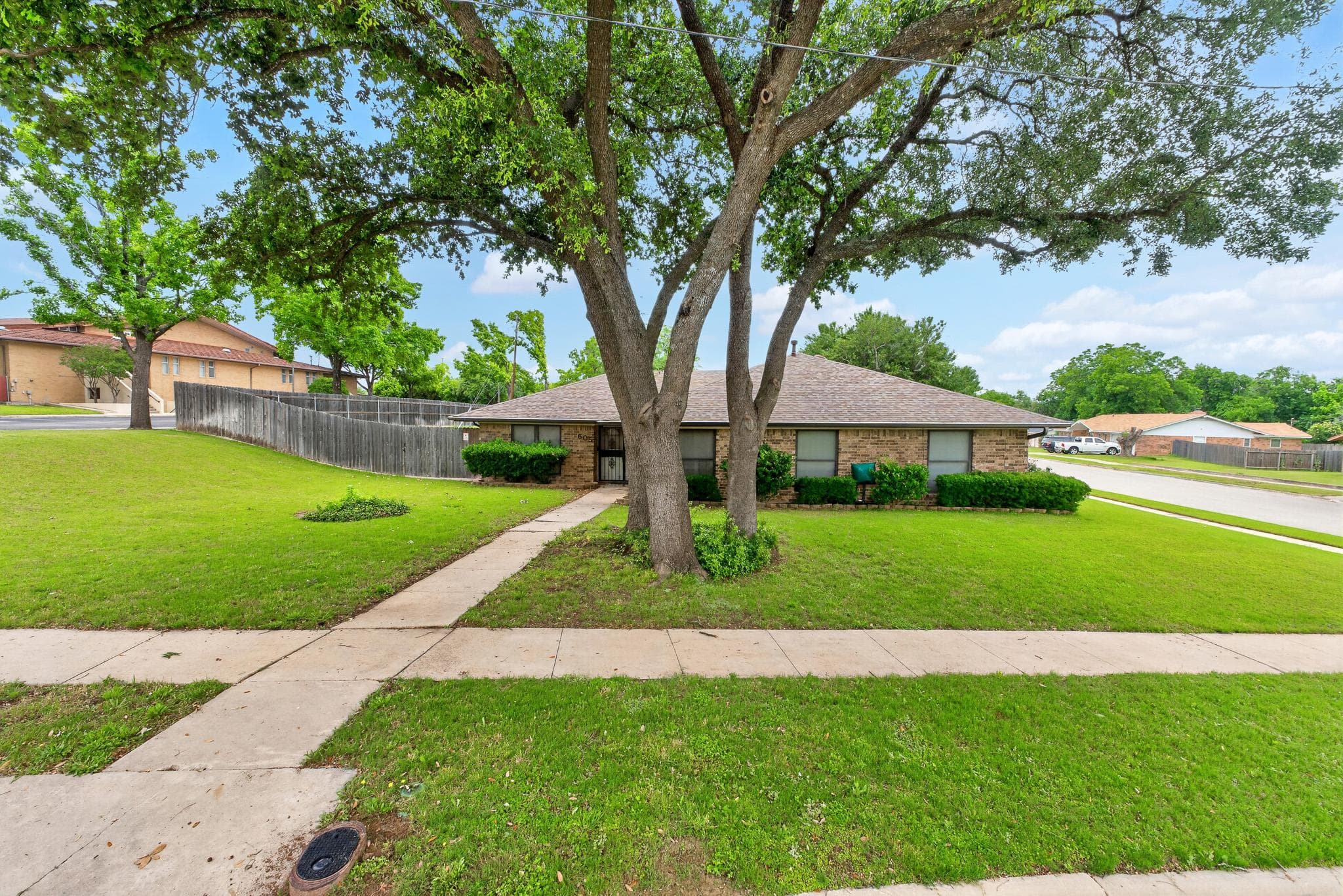 605 E Mary Jane Dr