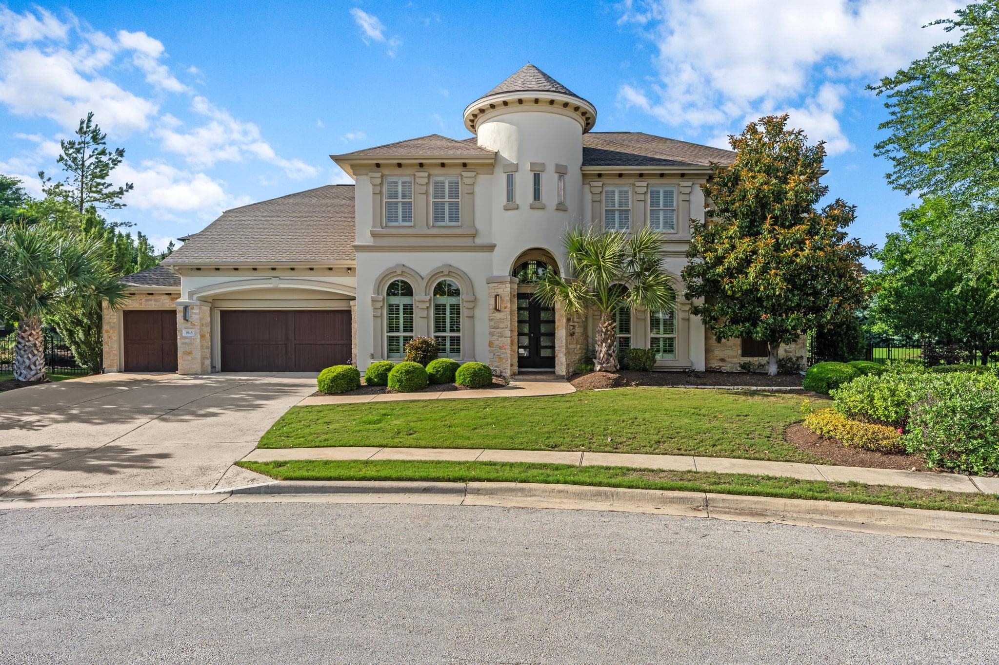 3925  Veneto Cir