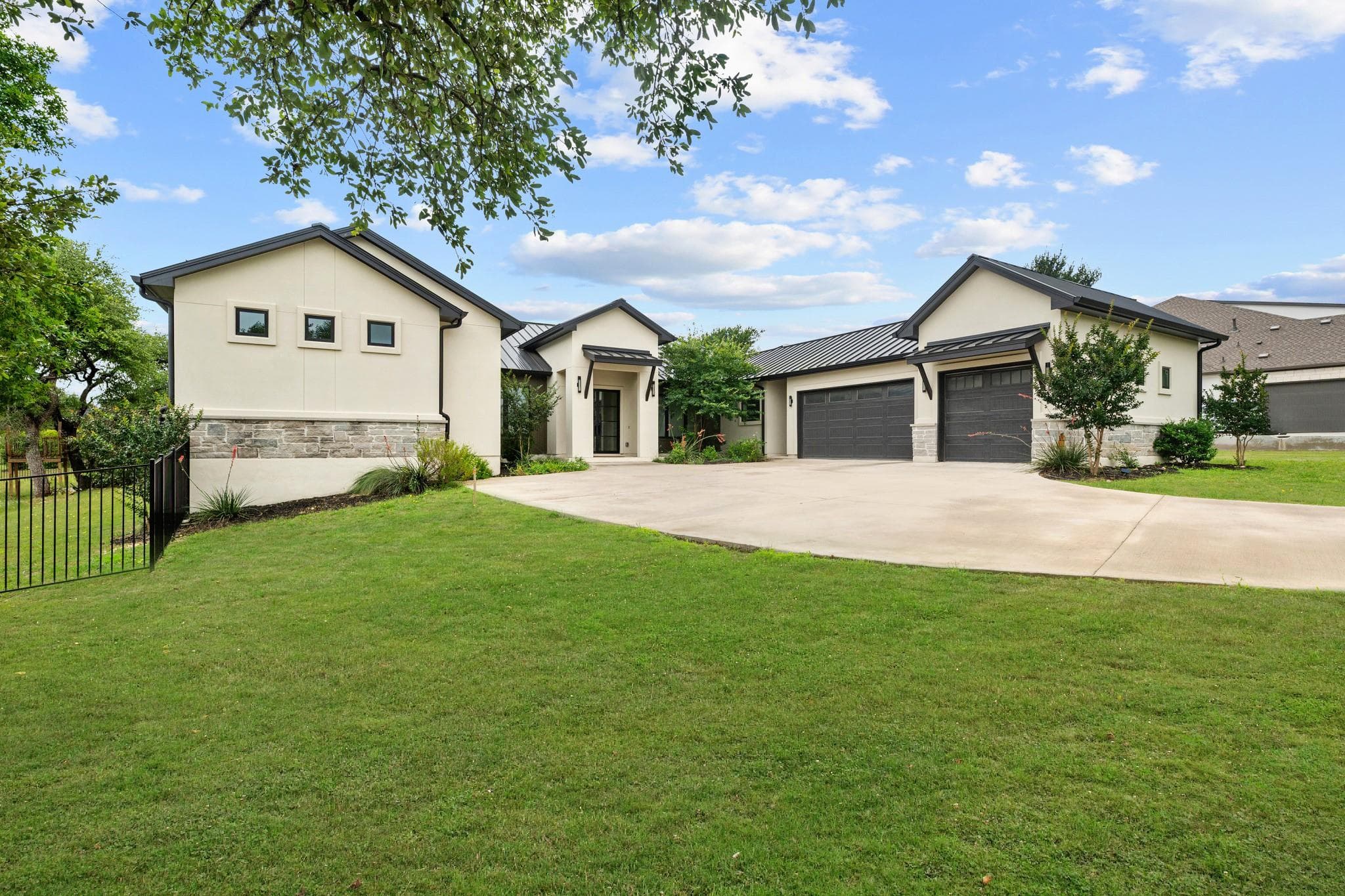 125  Stockman Dr