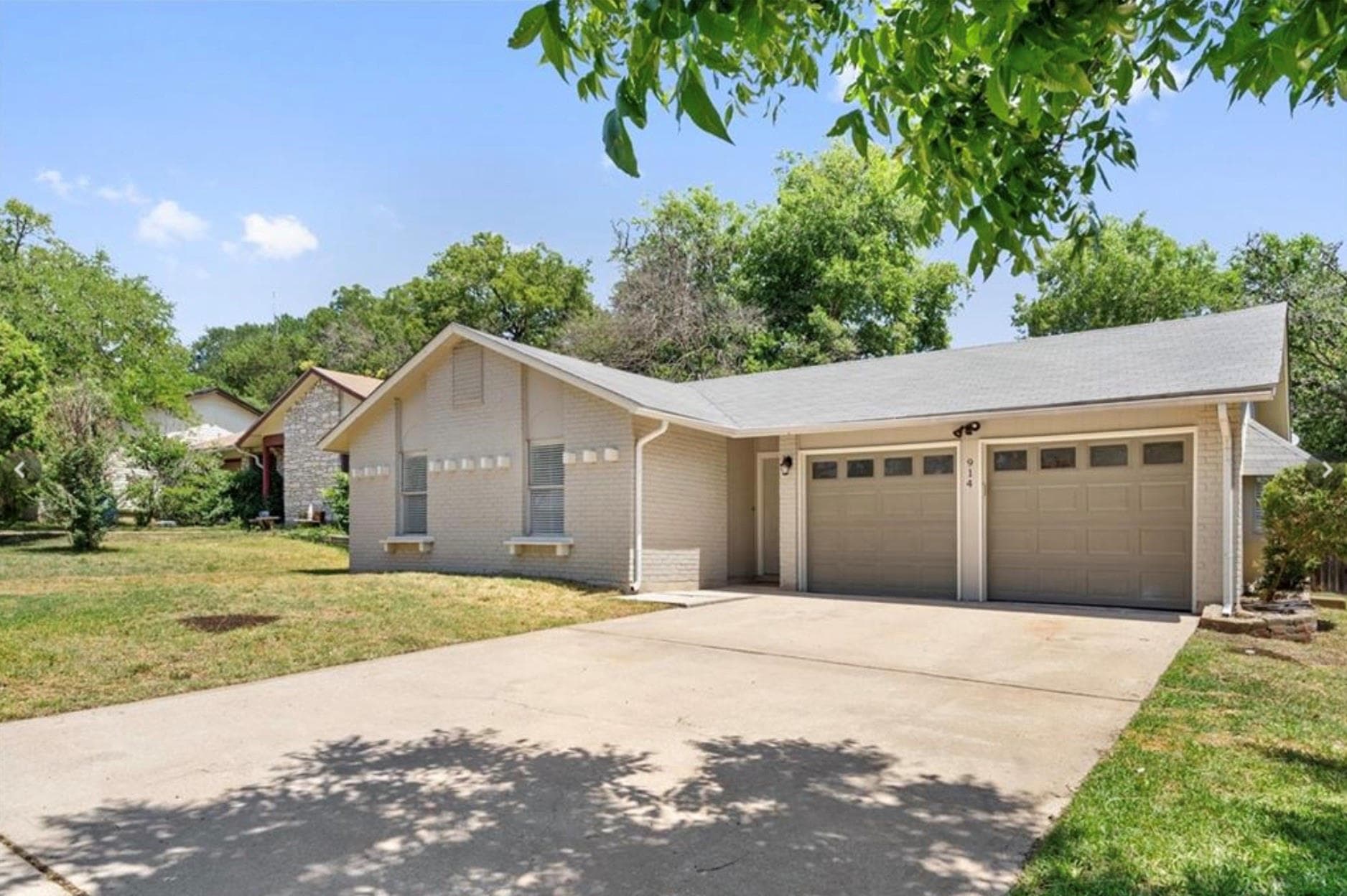 914  Hillside Oaks Dr