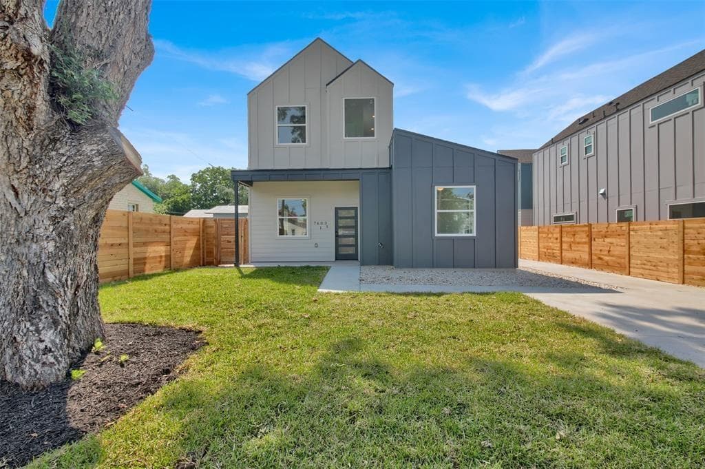 7603  Carver Ave  #1B