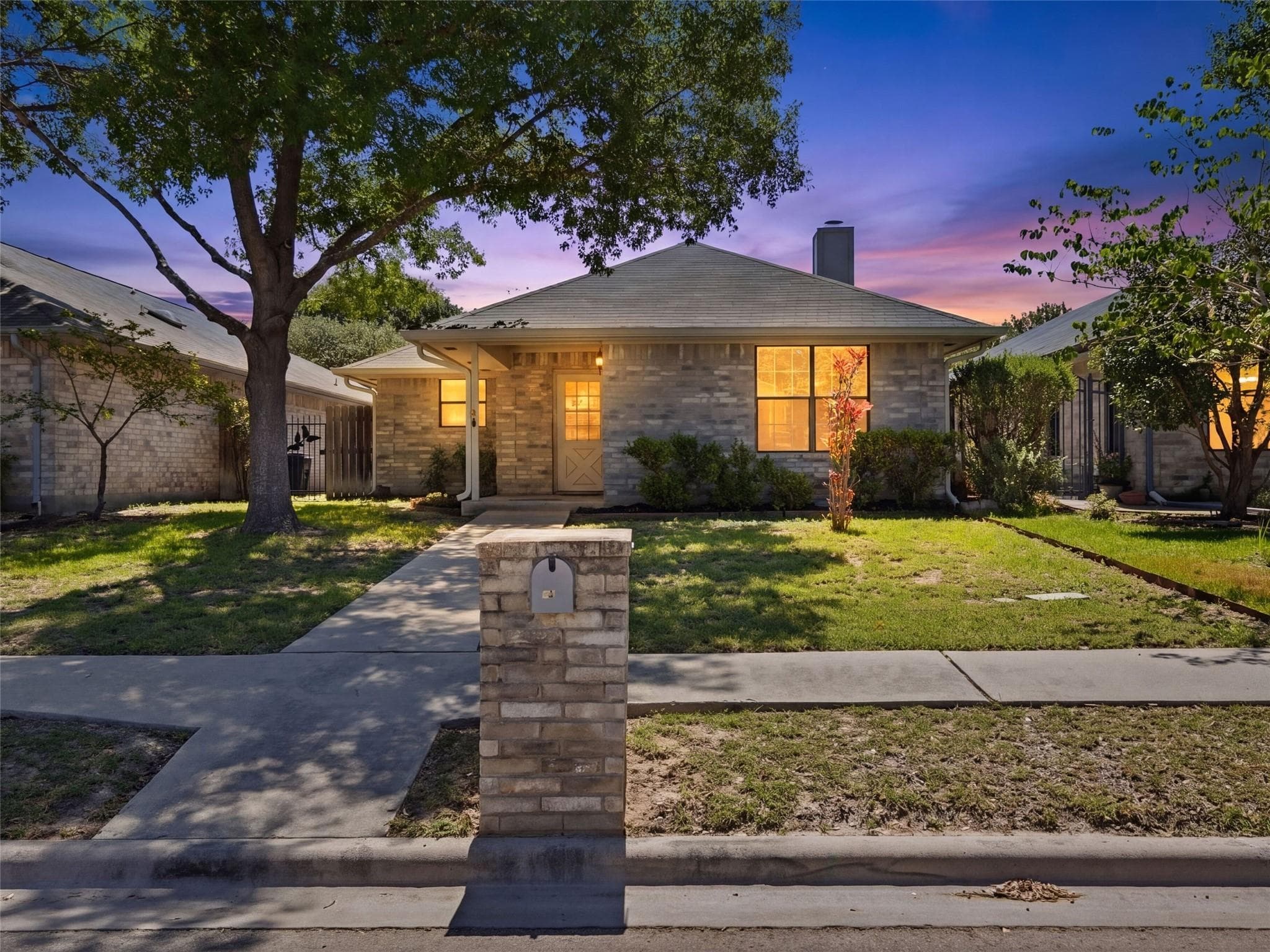 526  Riverside Dr