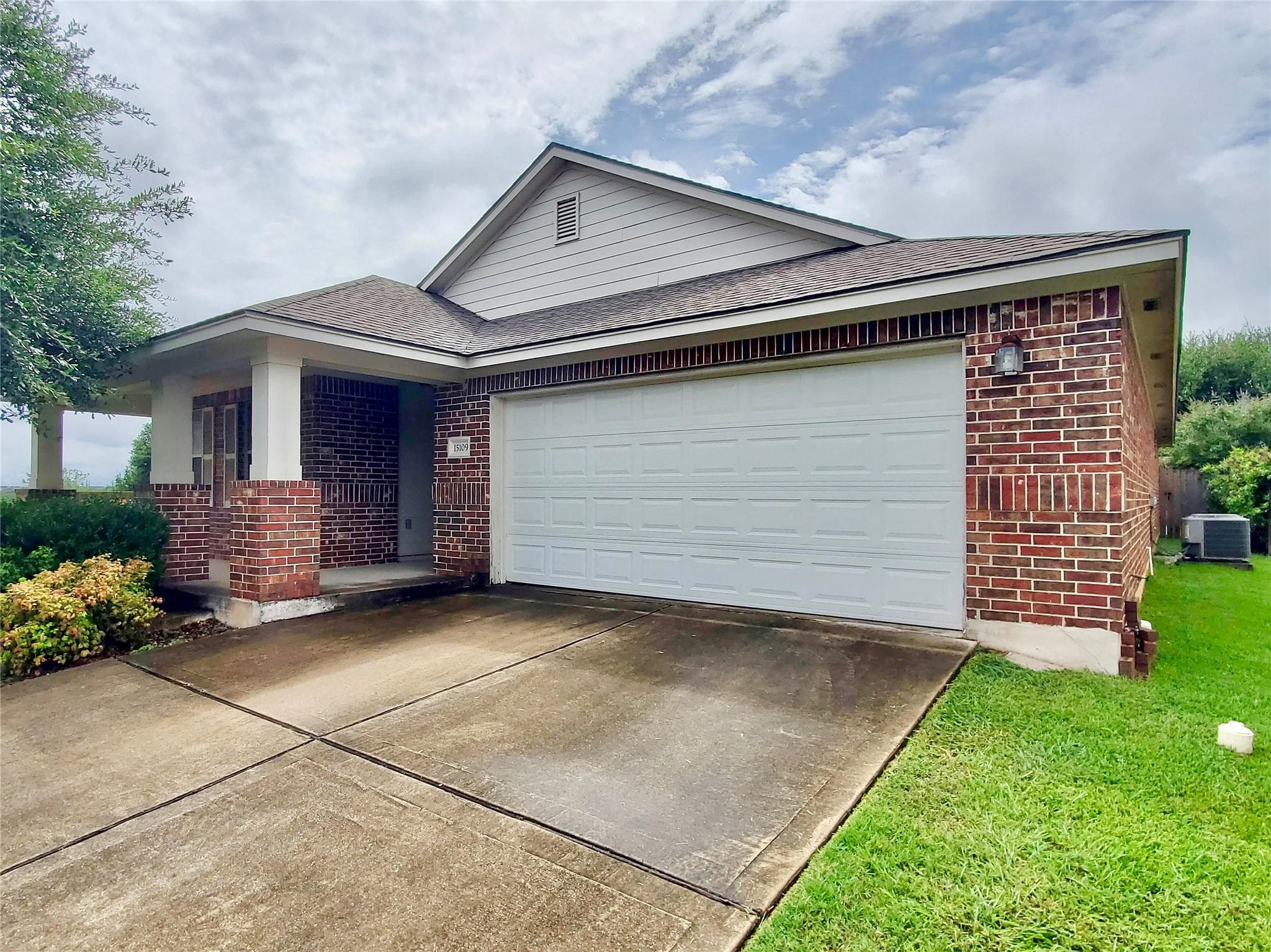 15109  Fernhill Dr