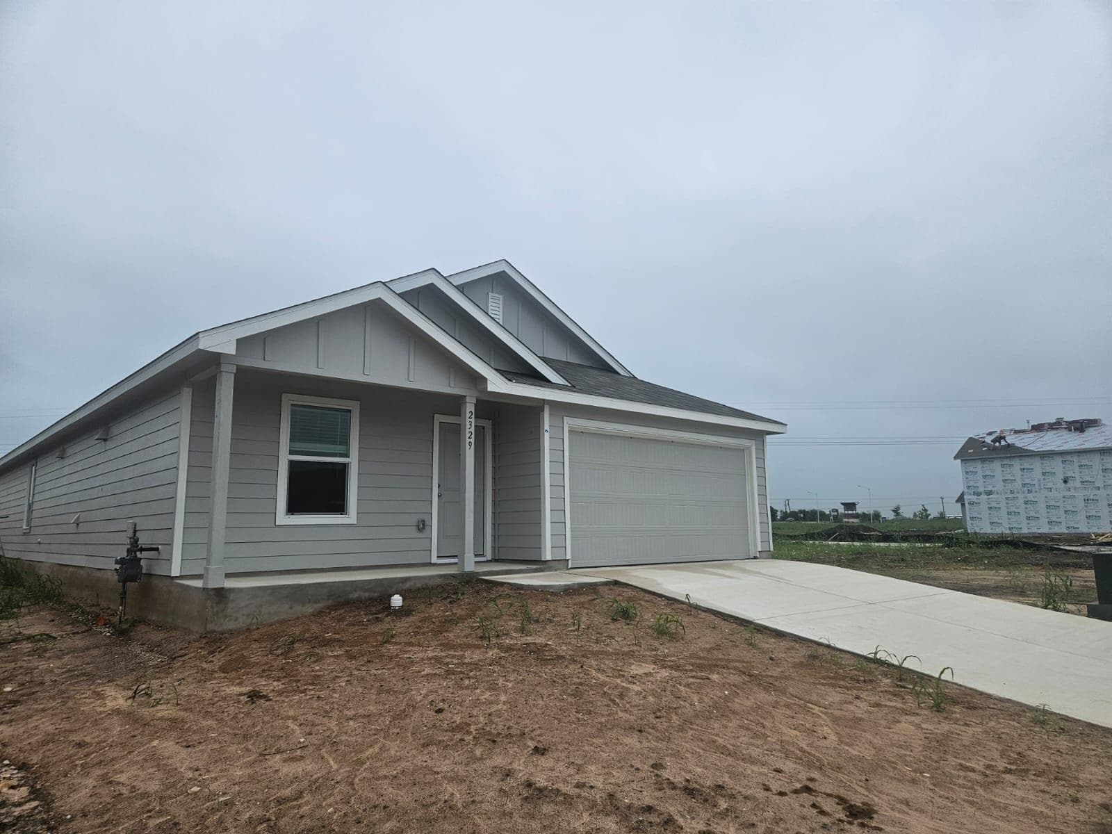 2329  Silvercloud Dr