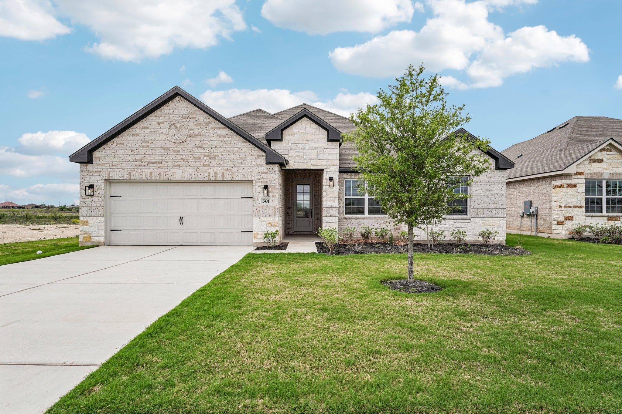 501 W Luna Blue Ln