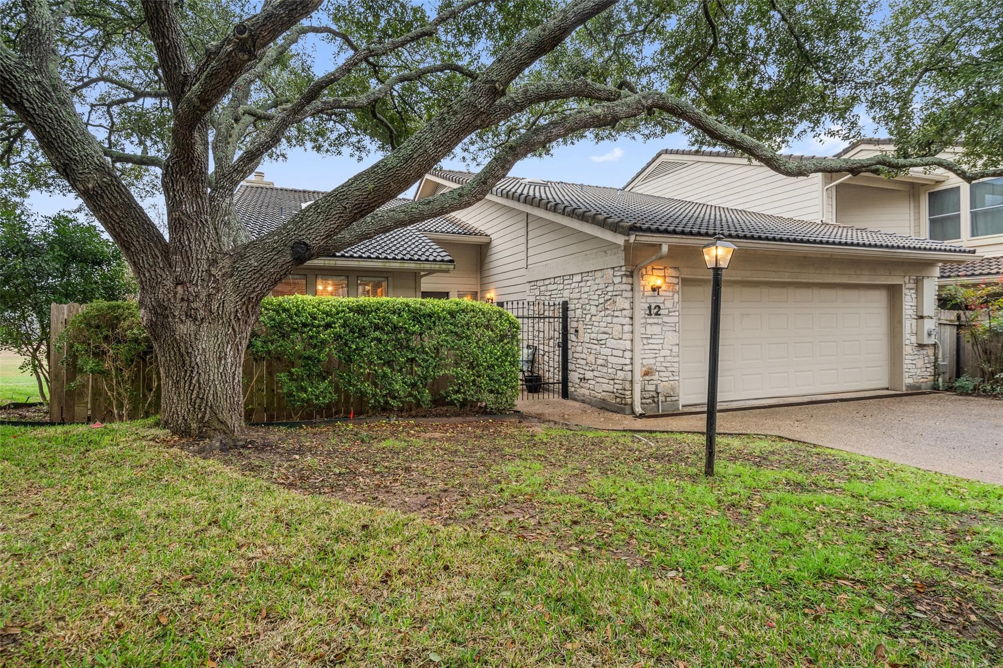 6820 N Cypress Pt  #12