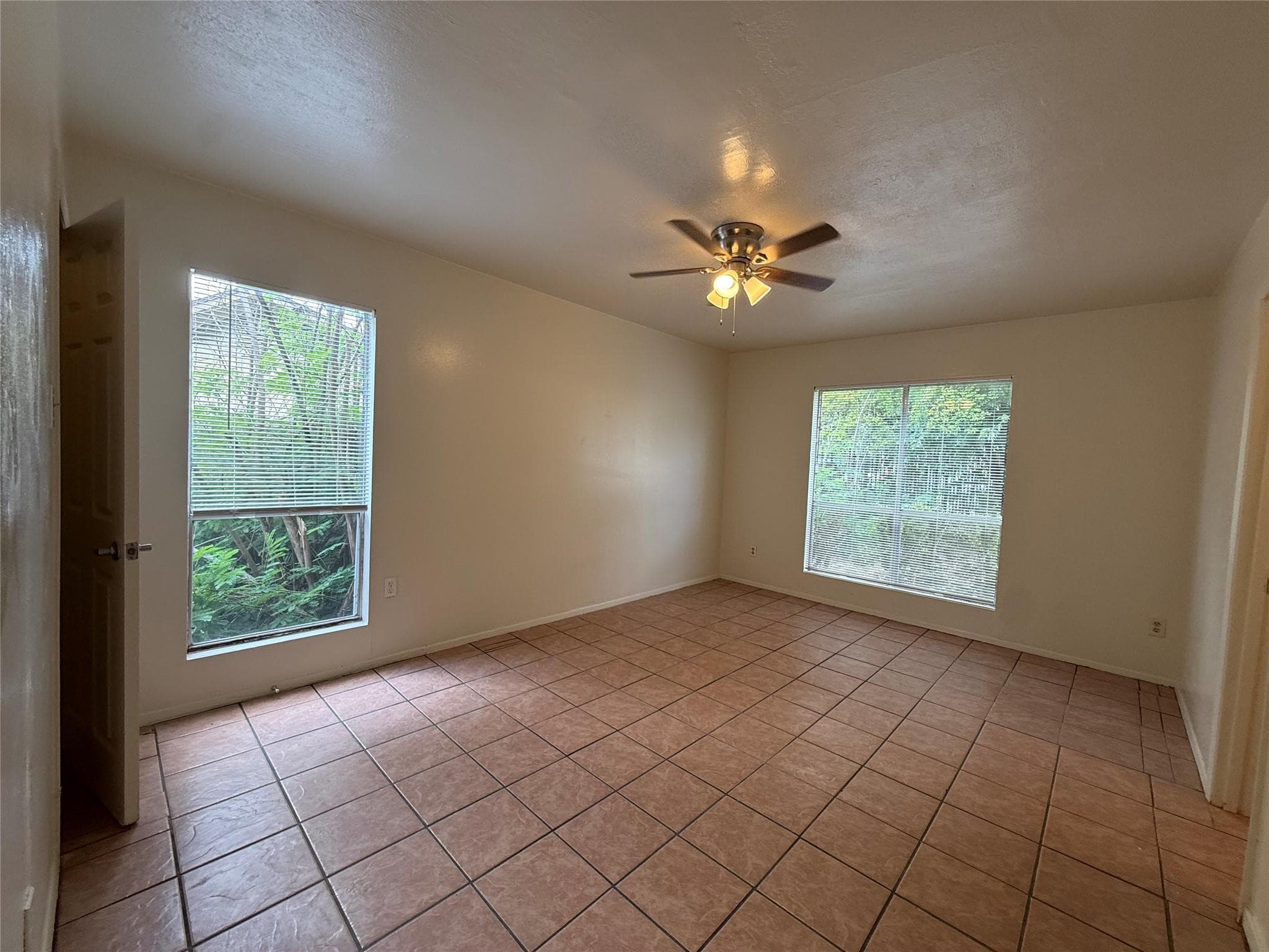 1109  Village Green Dr