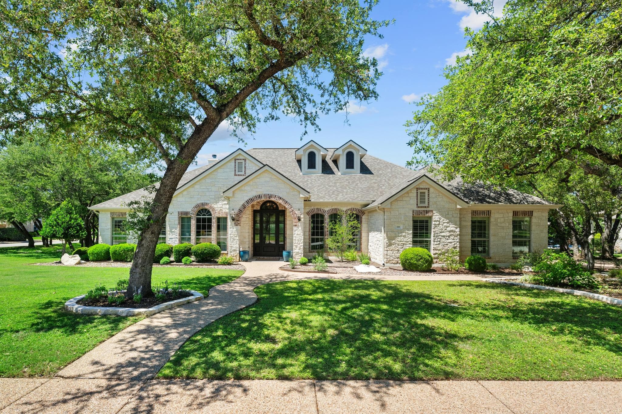 116 Woodall Dr