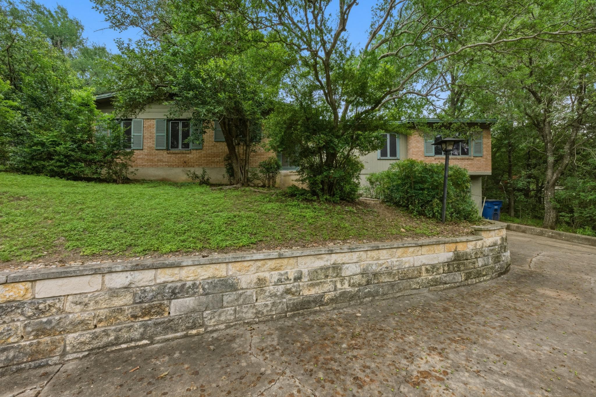 3105  Crestvale Dr