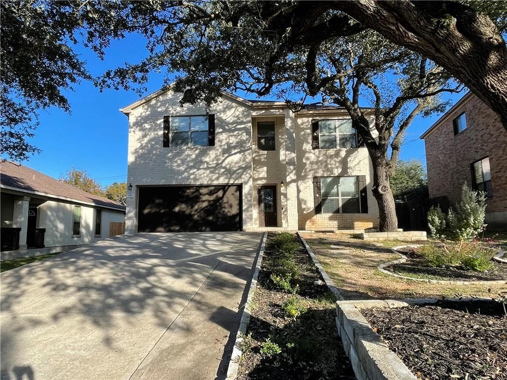 608  Trail Dust Dr
