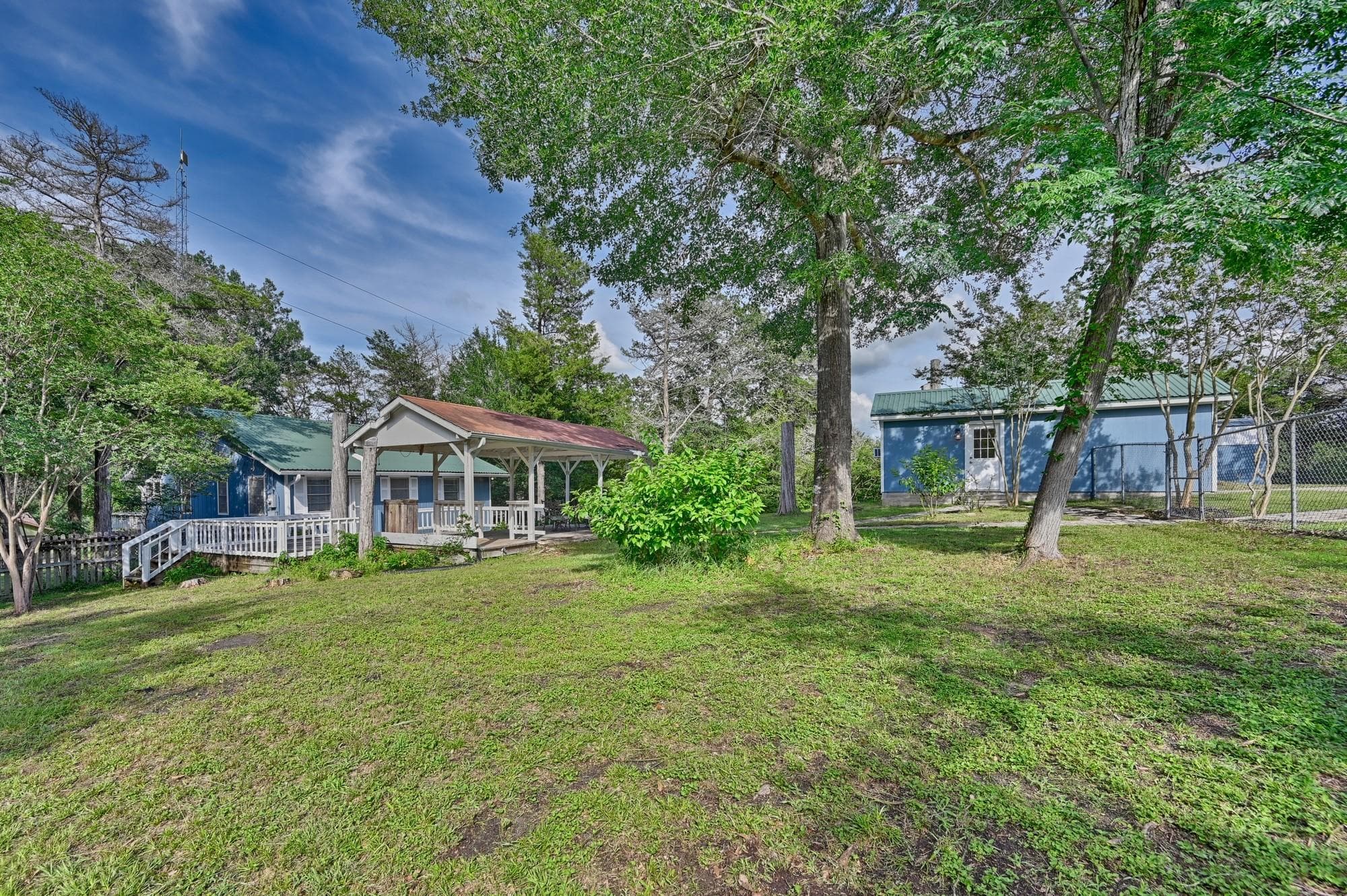 9481 Lake Forest Cir