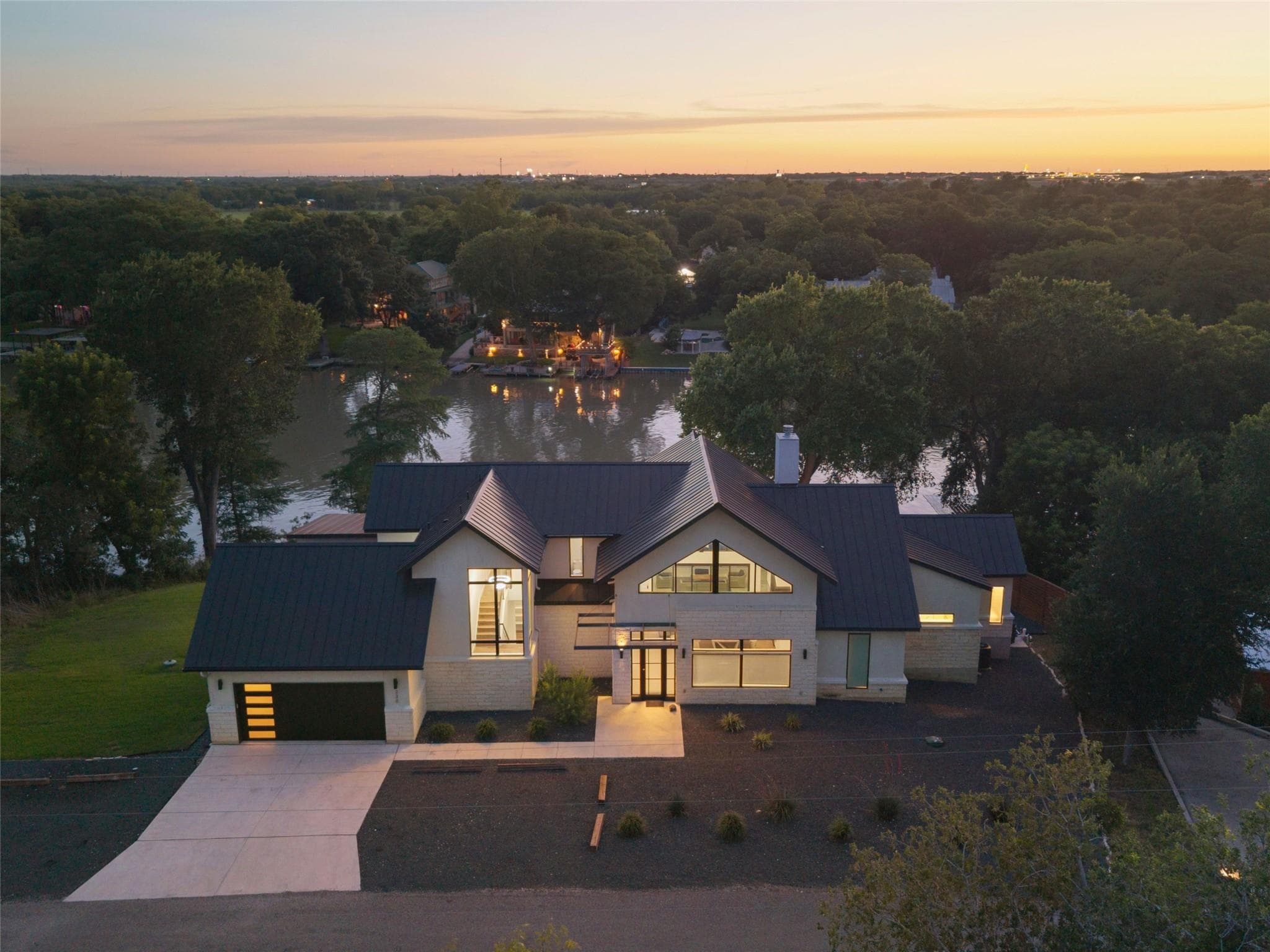 230  Turtle Ln