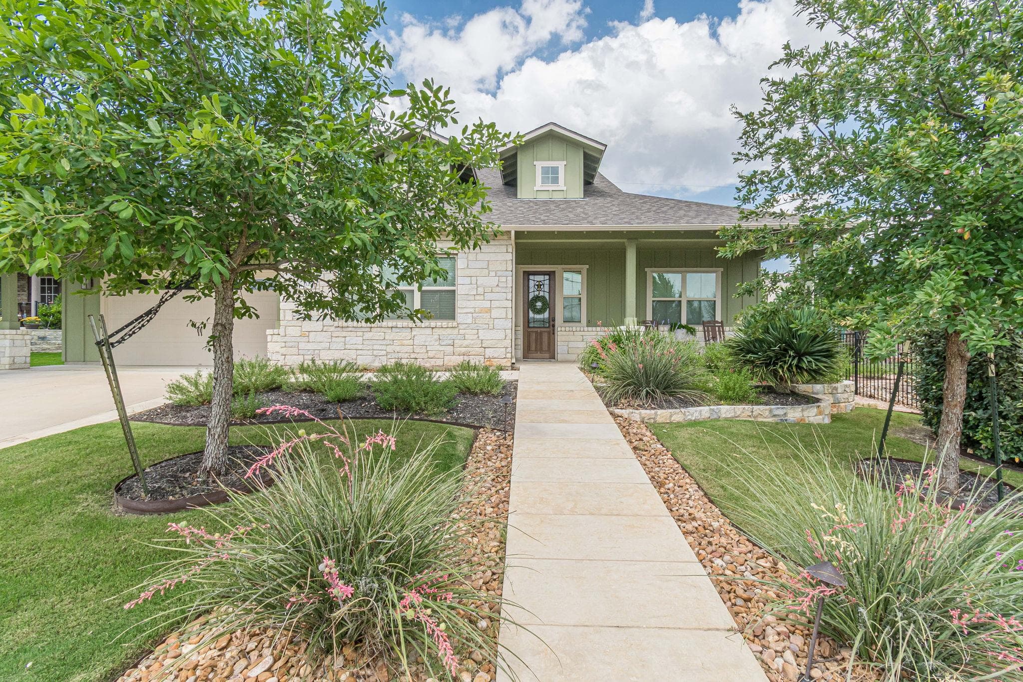 112  Laughing Pear Dr