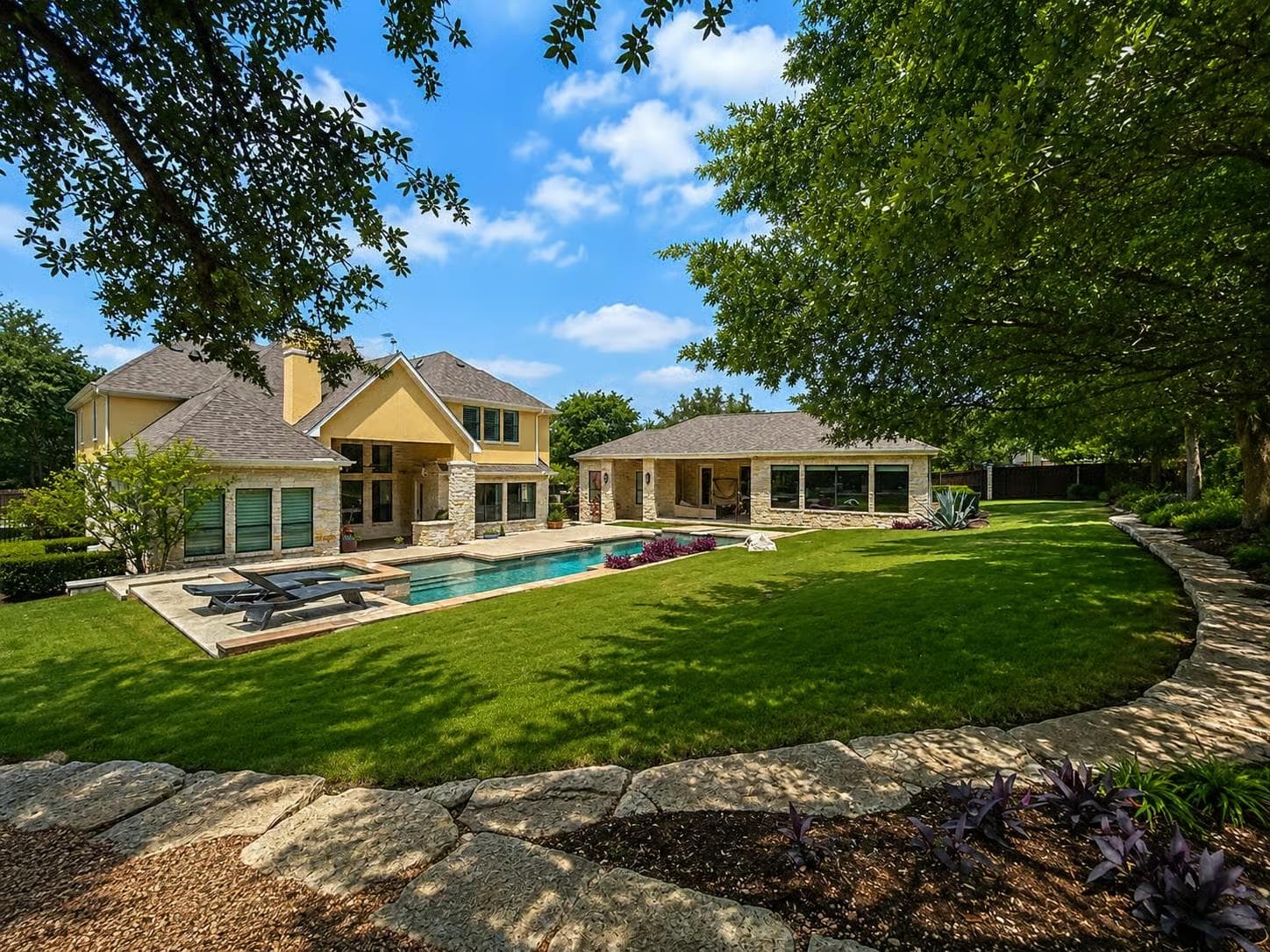 1005  Lakewood Hills Ter